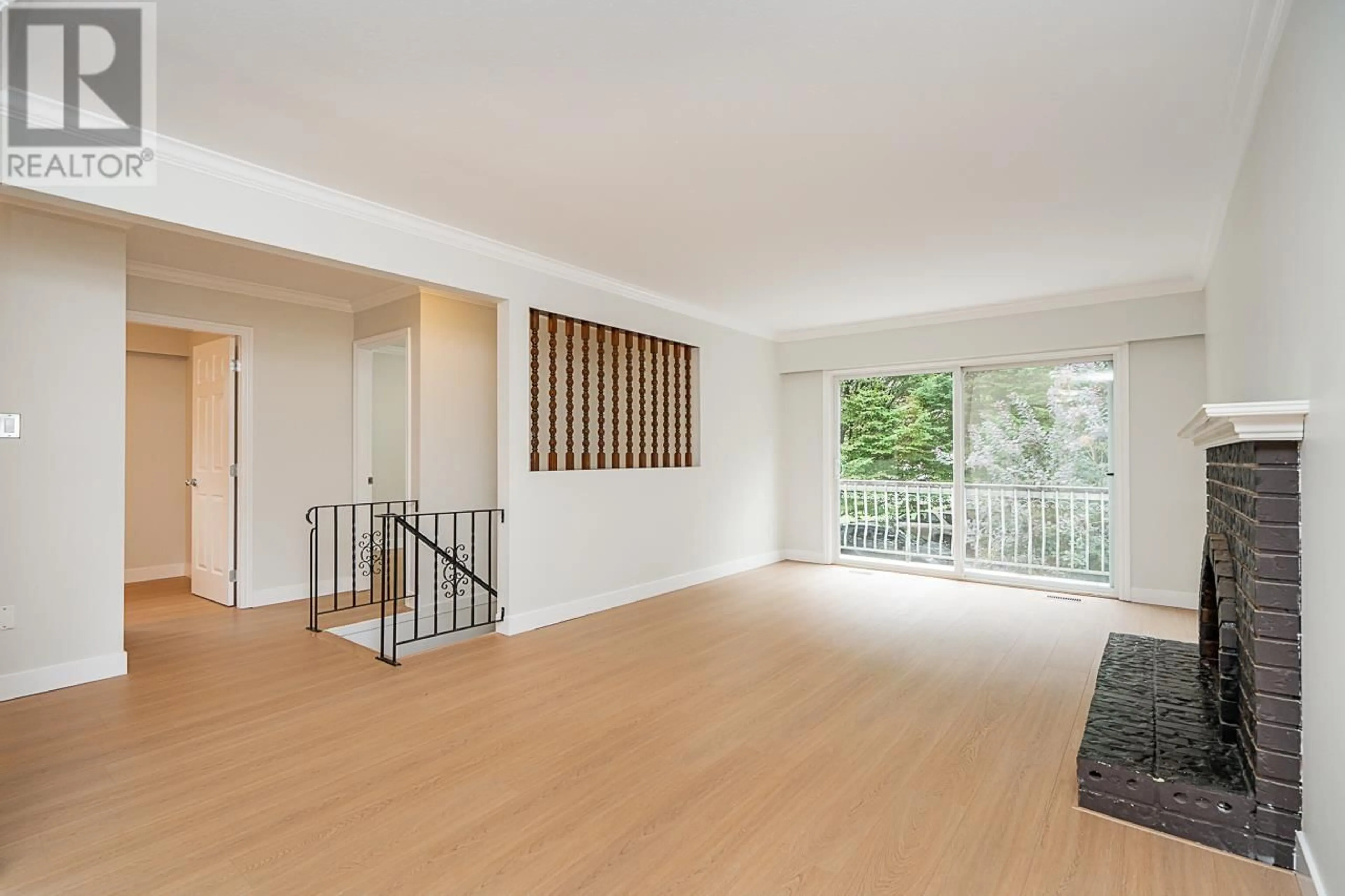 Other indoor space, wood floors for 1379-1381 E 11TH AVENUE, Vancouver British Columbia V5N1Y6