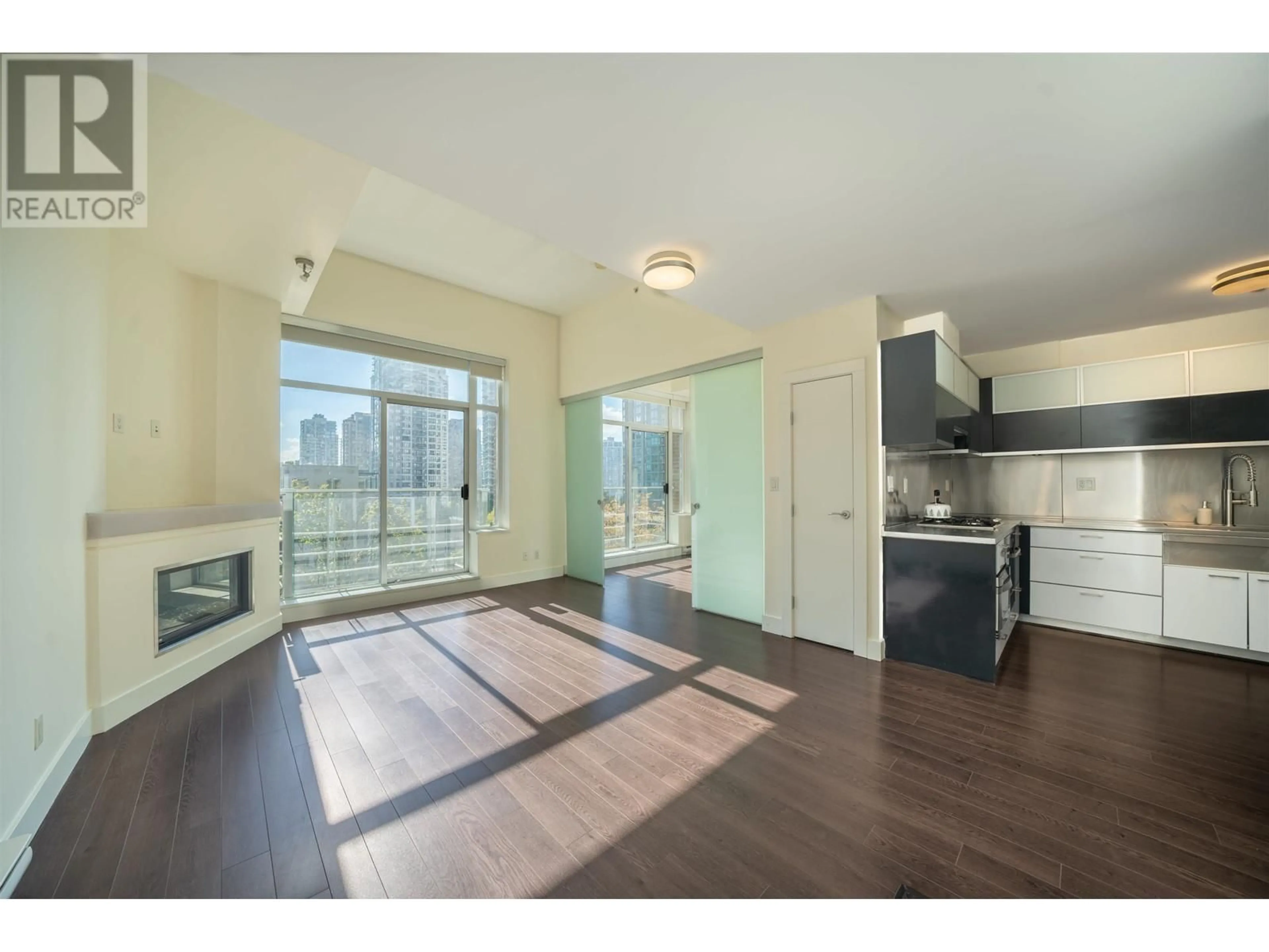 Other indoor space, wood floors for 407 535 SMITHE STREET, Vancouver British Columbia V6B0H2