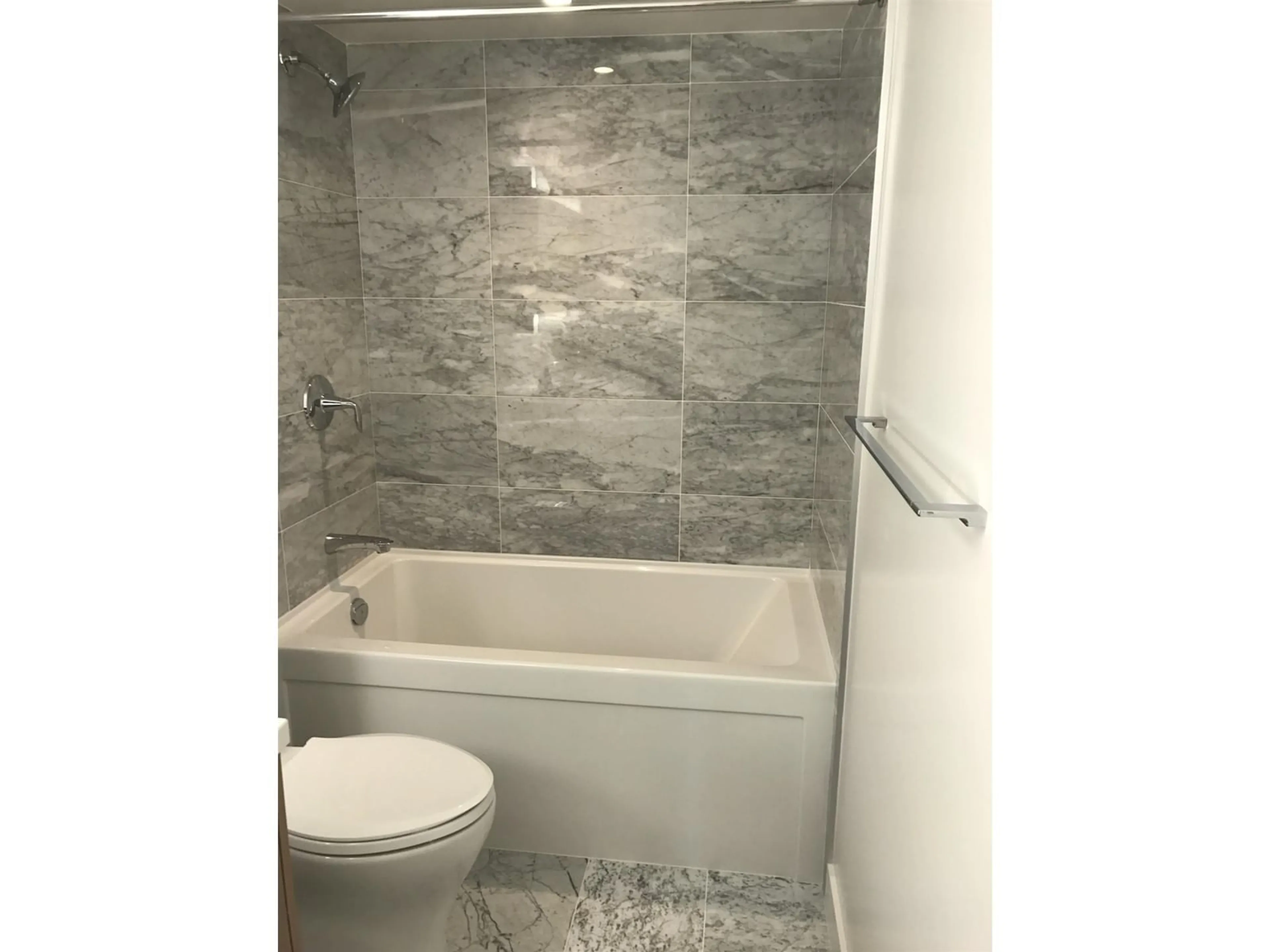 Bathroom, ceramic floors for 4110 13750 100 AVENUE, Surrey British Columbia V3T0L3