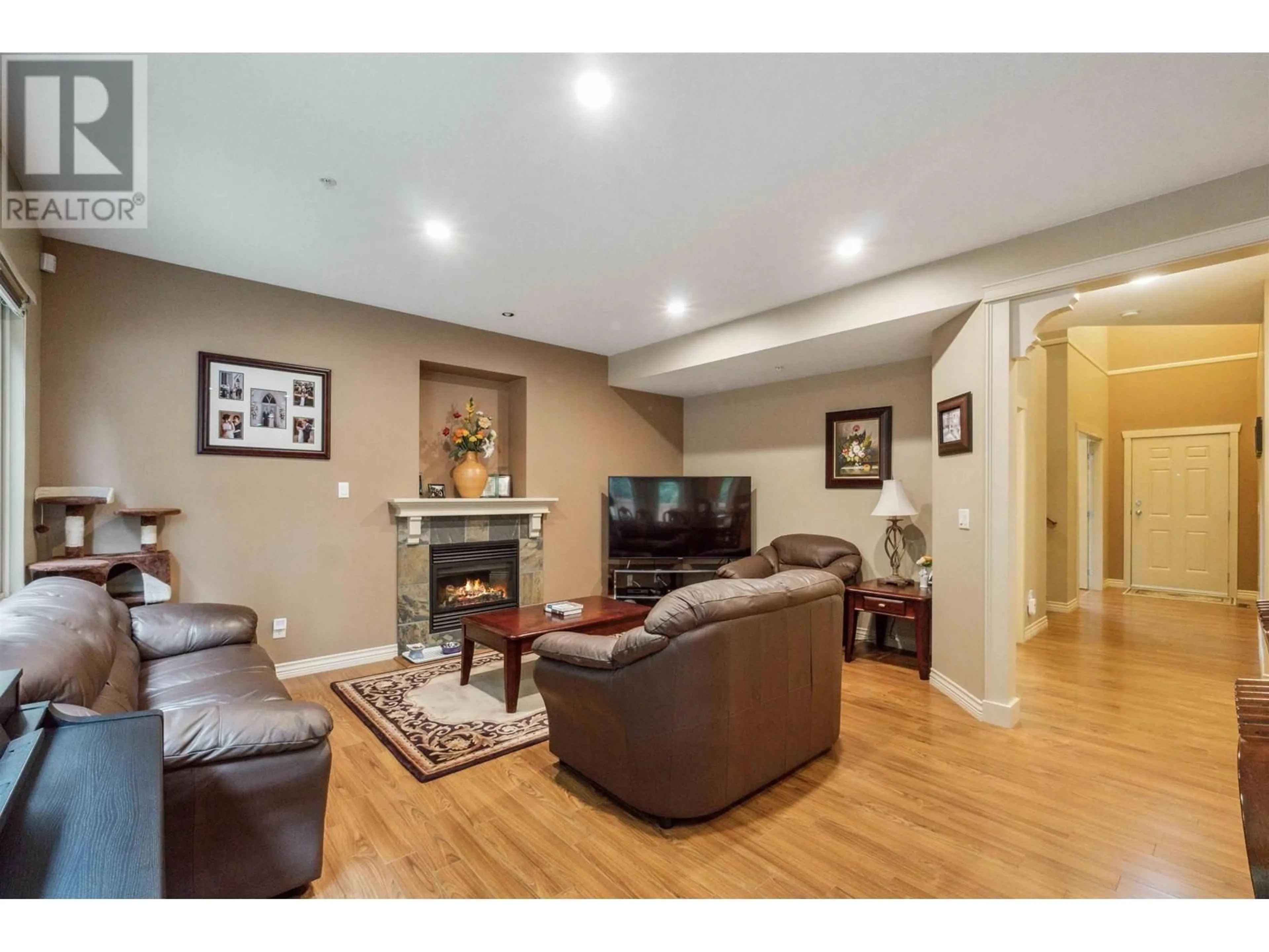 Living room, wood floors for 12168 MCMYN AVENUE, Pitt Meadows British Columbia V3Y2S4