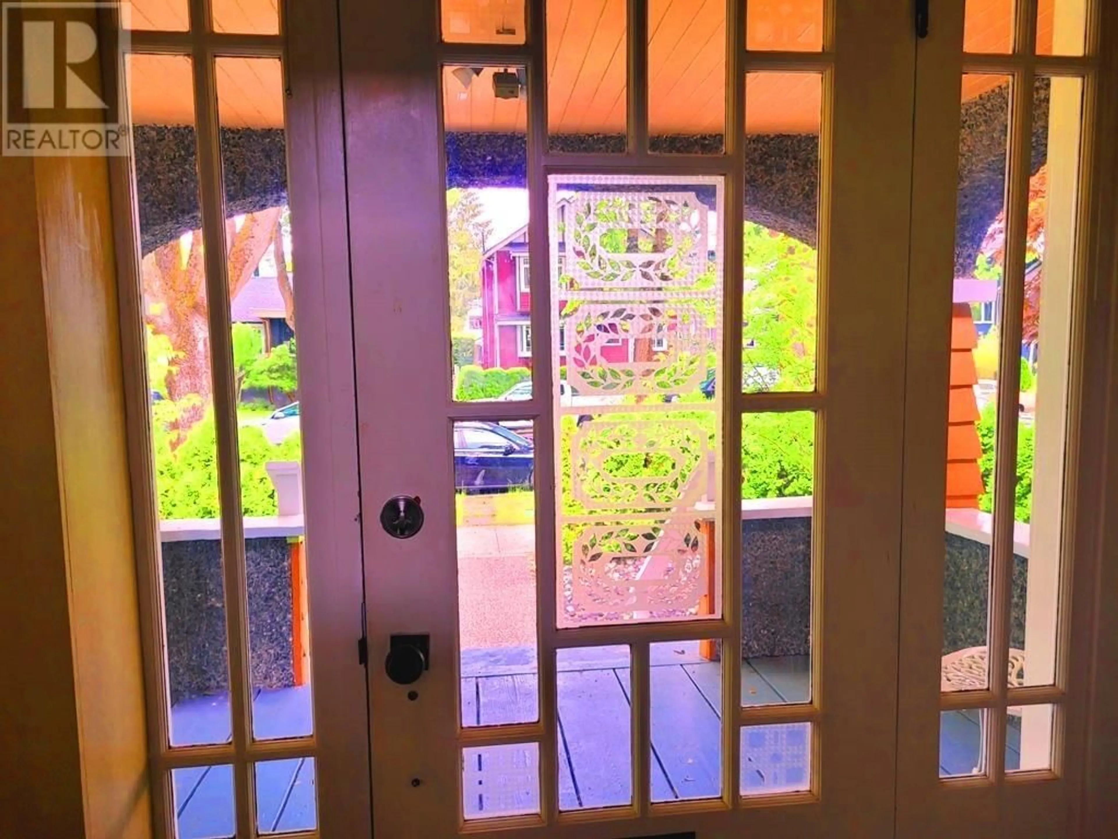 Indoor entryway, wood floors for 3346 W 10TH AVENUE, Vancouver British Columbia V6R2E6