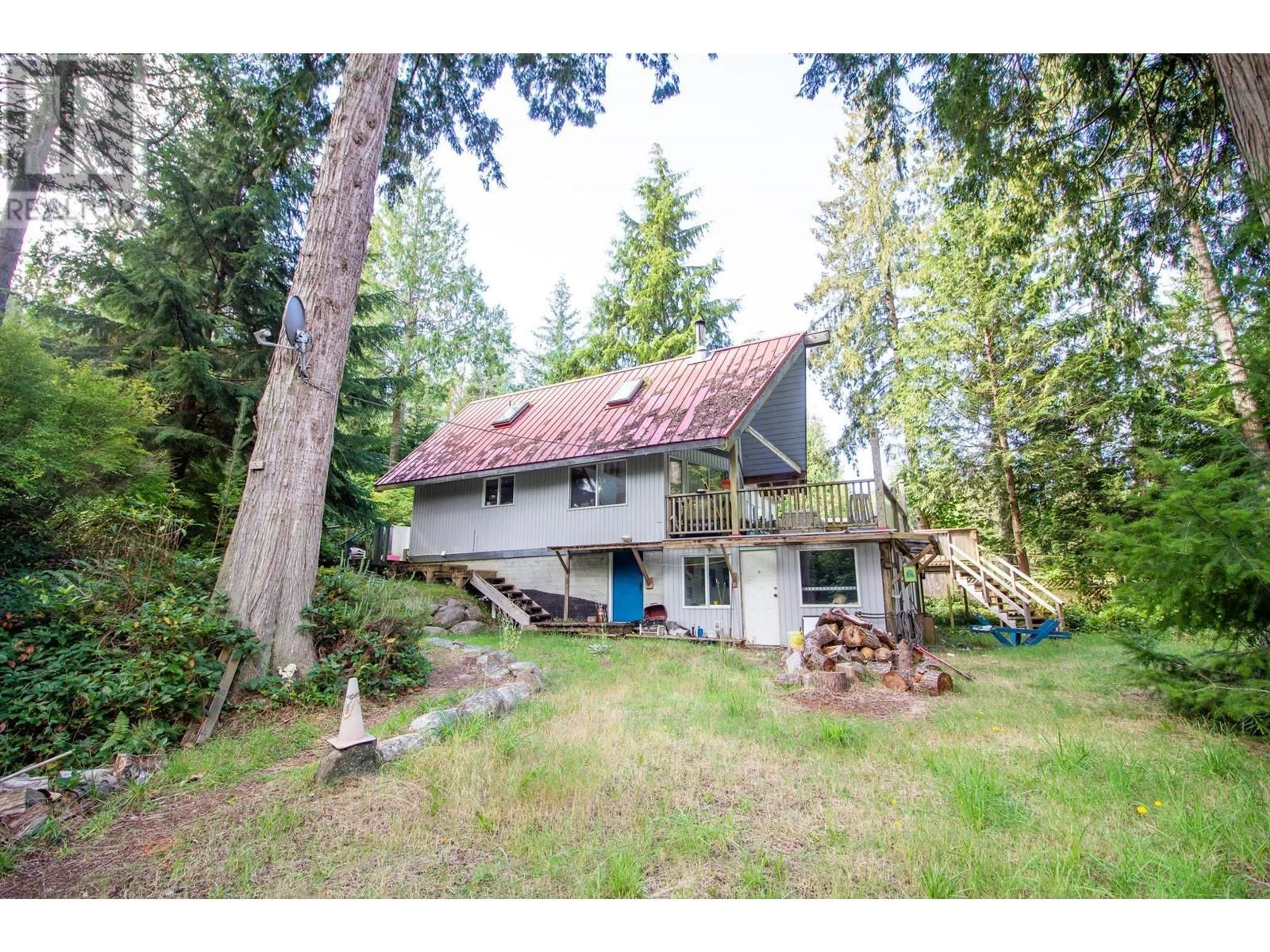 Frontside or backside of a home, cottage for 7972 7976 WILDWOOD ROAD, Halfmoon Bay British Columbia V7Z1C8