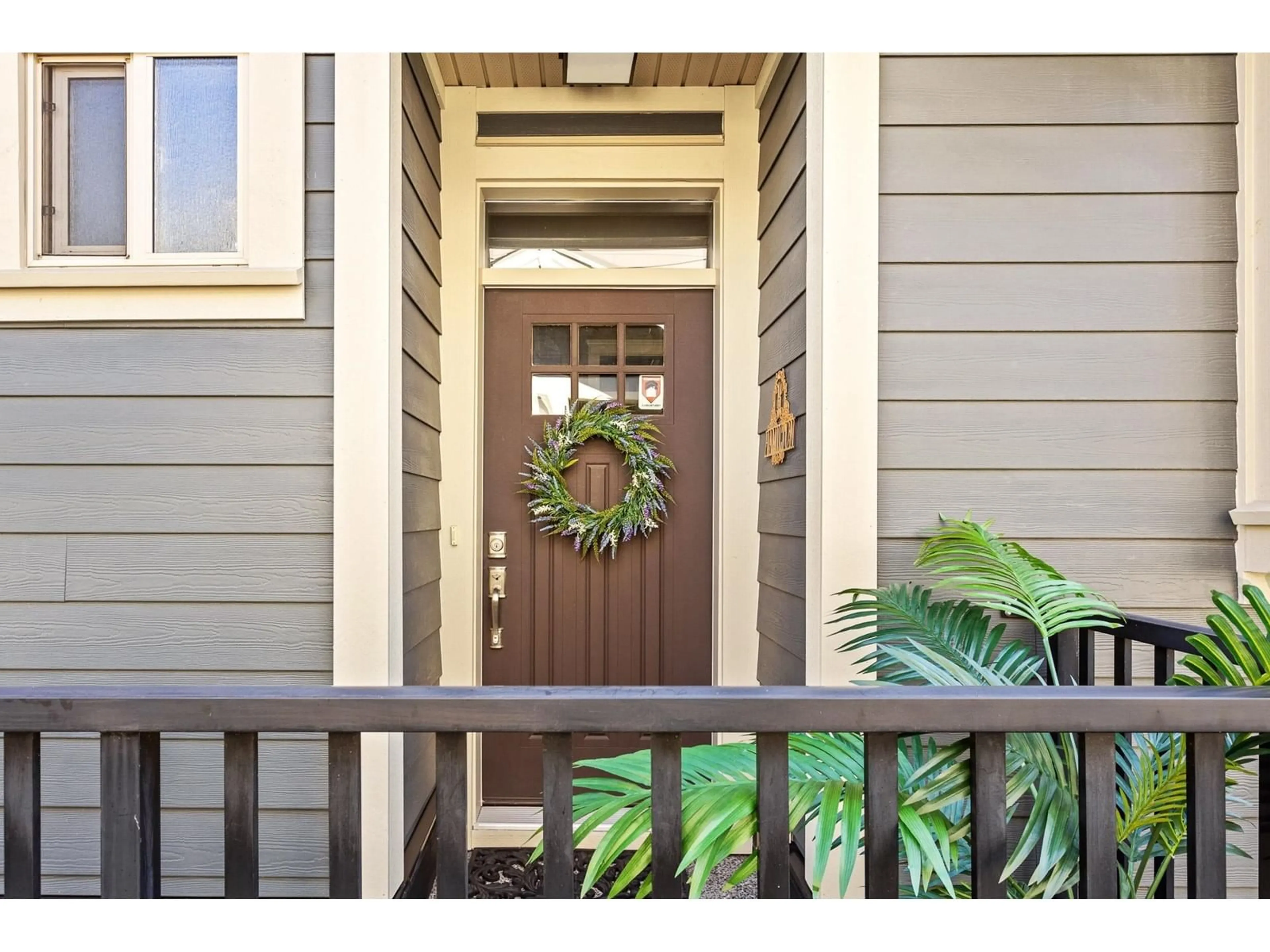 Indoor entryway, wood floors for 75 350 174 STREET, Surrey British Columbia V3Z2N8