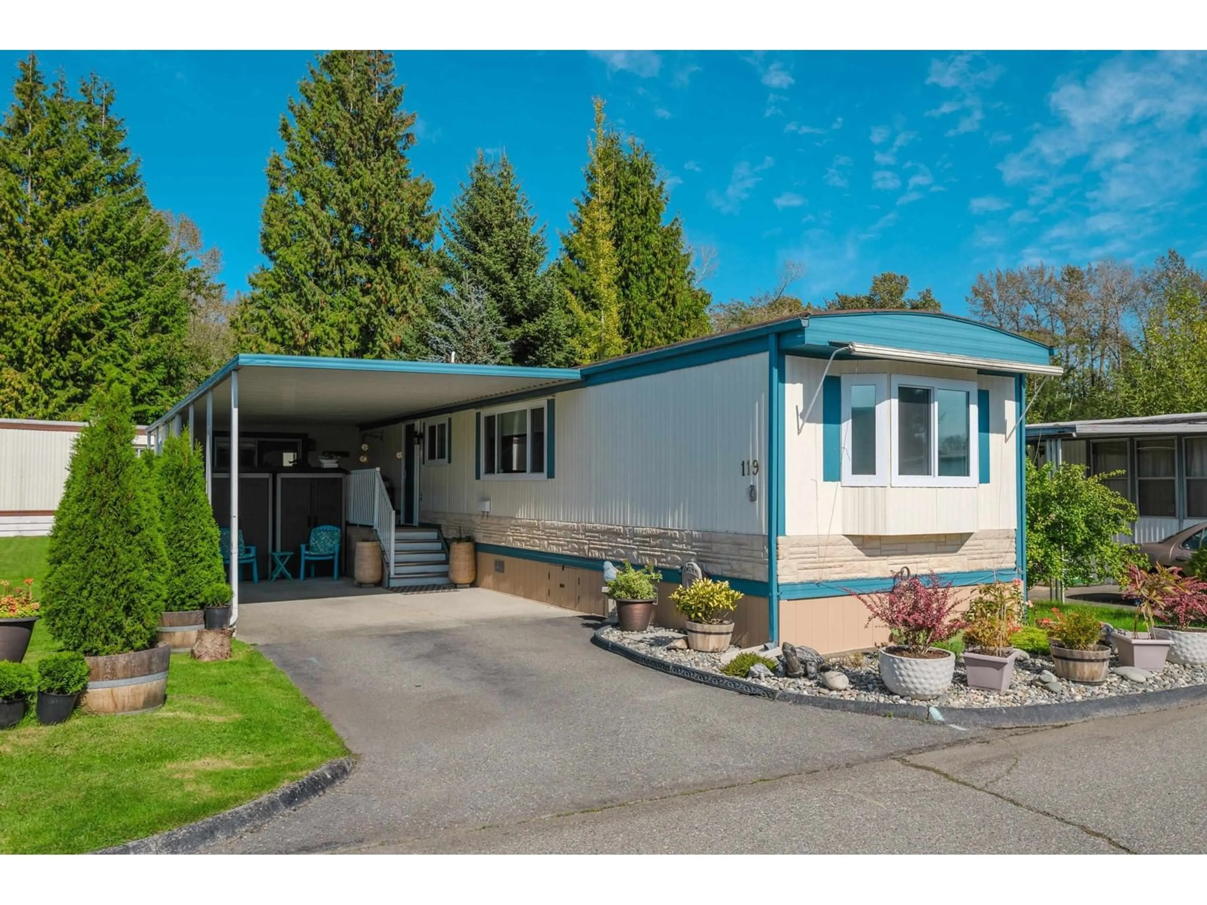 Home with vinyl exterior material for 119 1840 160 STREET, Surrey British Columbia V4A4X4