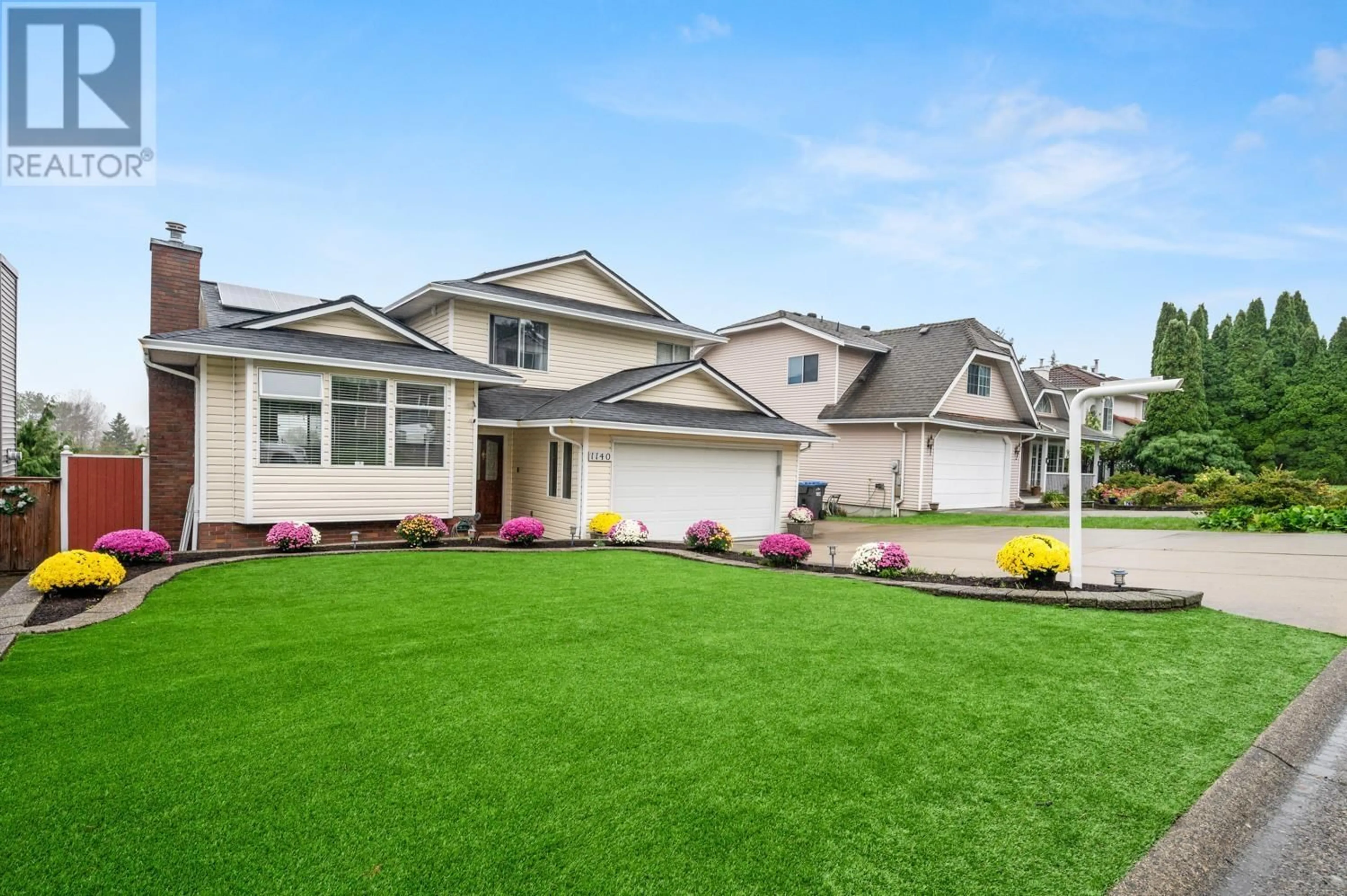 Home with vinyl exterior material, street for 1140 FRASERVIEW STREET, Coquitlam British Columbia V3C5H1