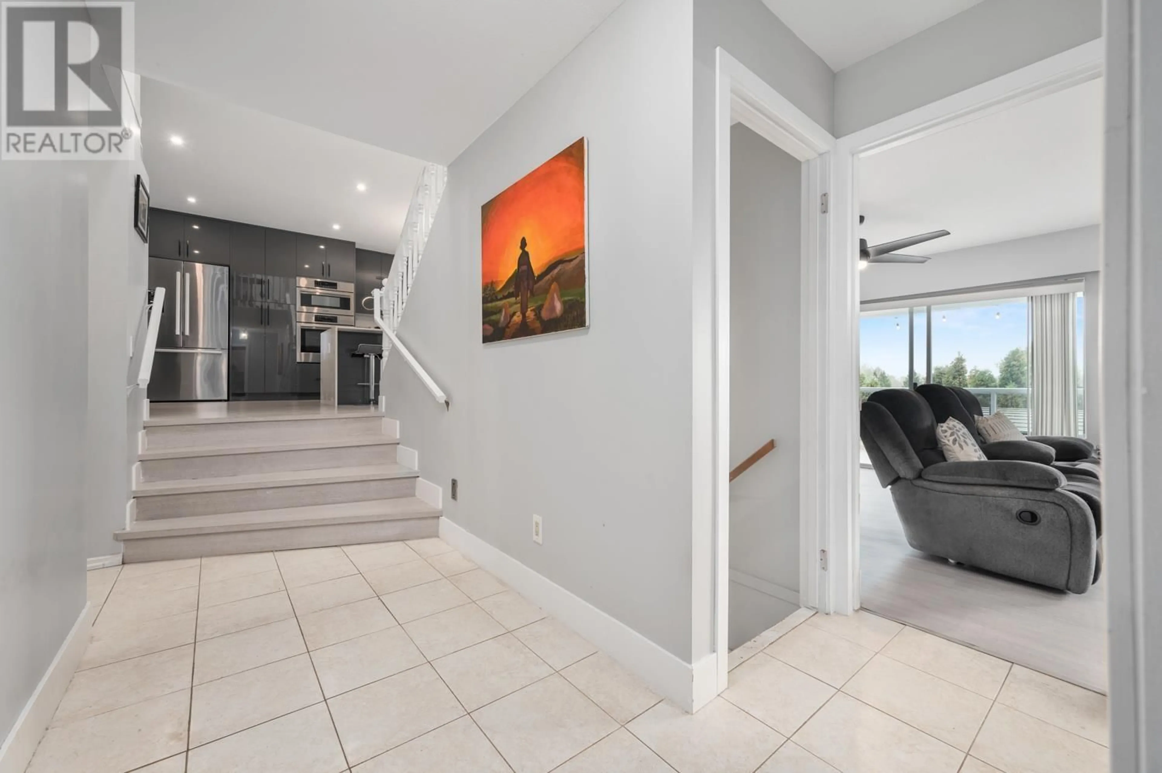 Indoor foyer, cement floor for 1140 FRASERVIEW STREET, Coquitlam British Columbia V3C5H1