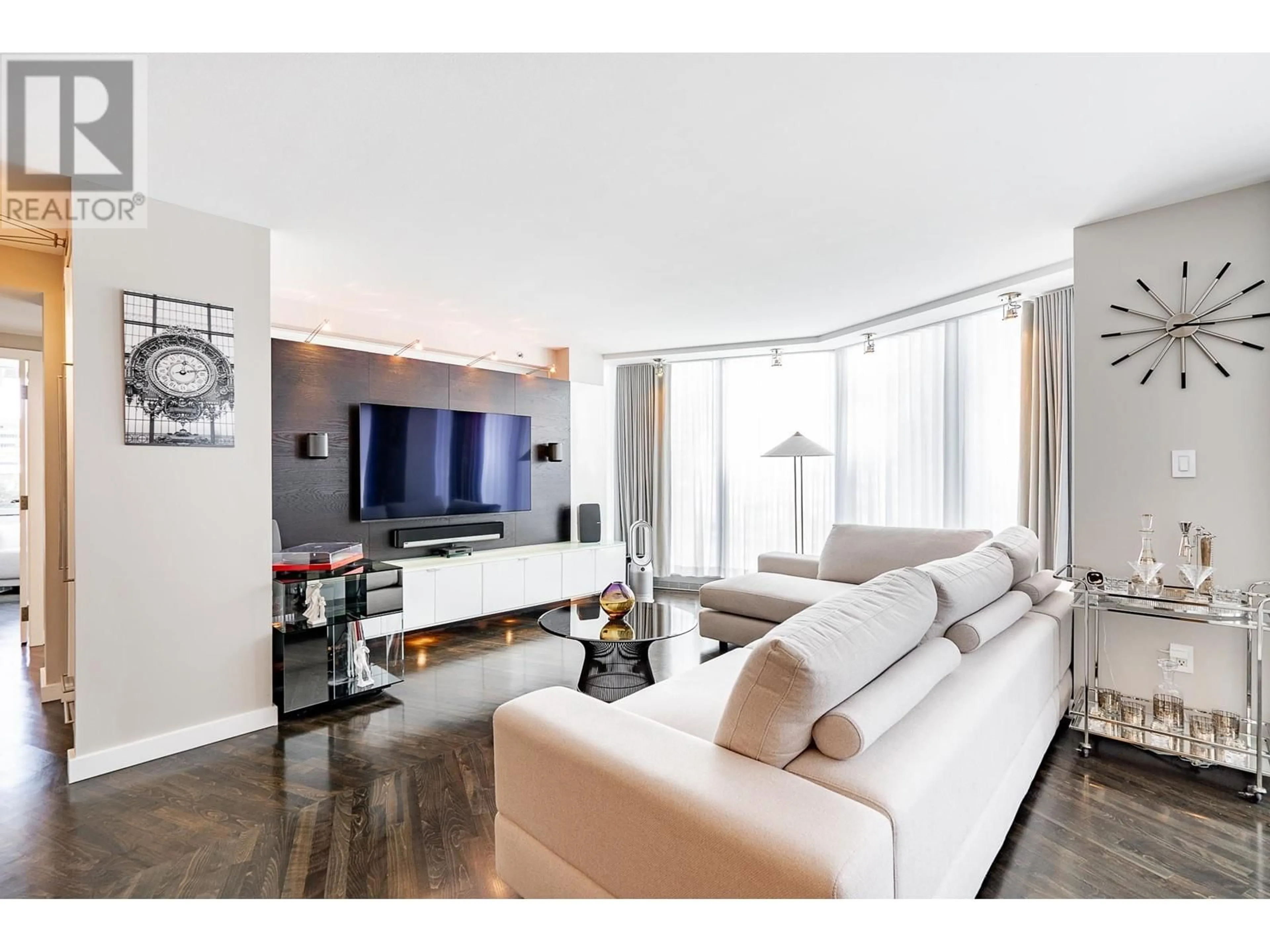 Living room, wood floors for 803 889 HOMER STREET, Vancouver British Columbia V6B5S3