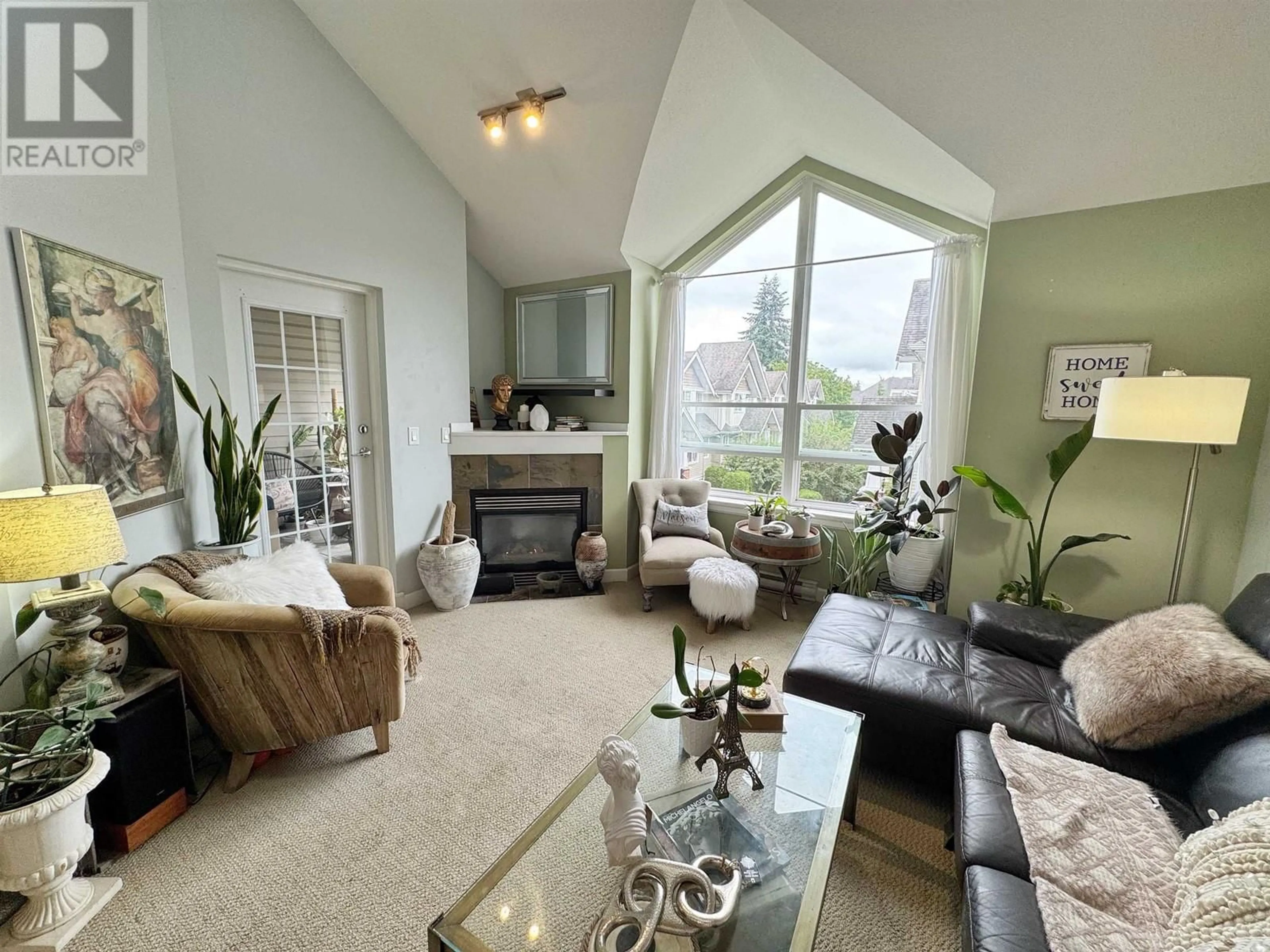 Living room, wood floors for 304 3150 VINCENT STREET, Port Coquitlam British Columbia V3B3T1