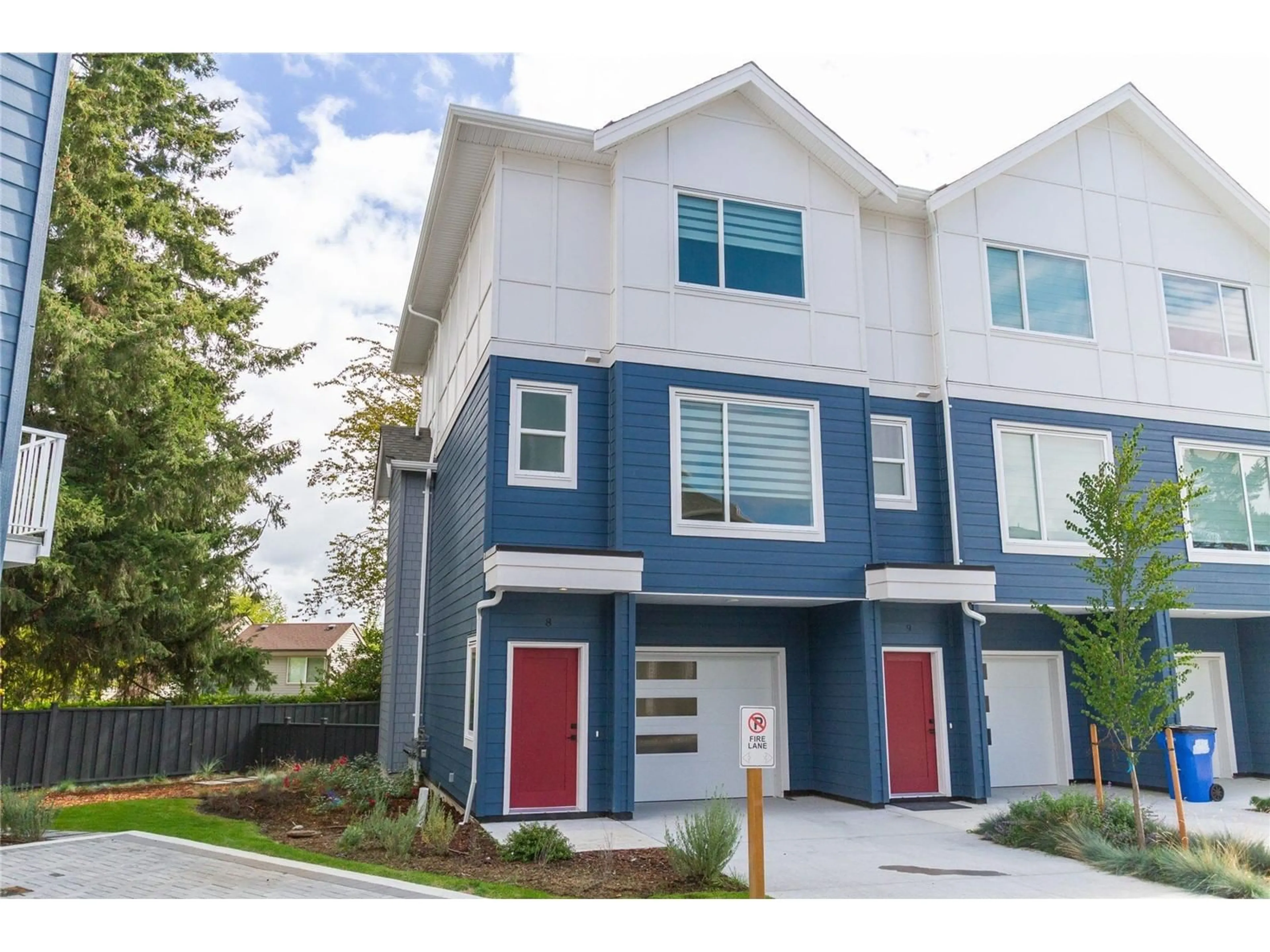 A pic from exterior of the house or condo for 8 19330 FAIRWAY DRIVE, Langley British Columbia V3S0B7