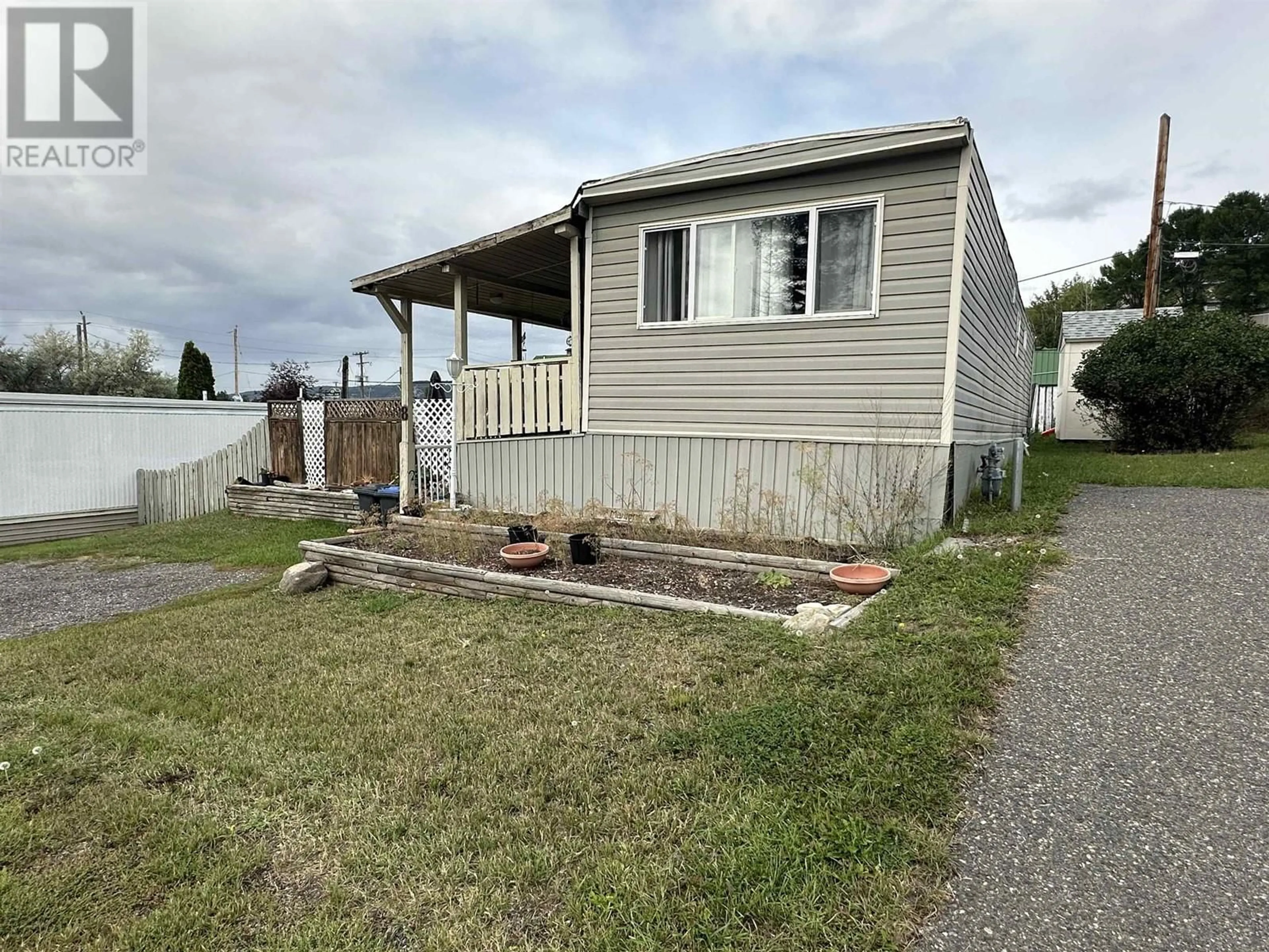 Frontside or backside of a home for 302 N BROADWAY AVENUE, Williams Lake British Columbia V2G2Y7