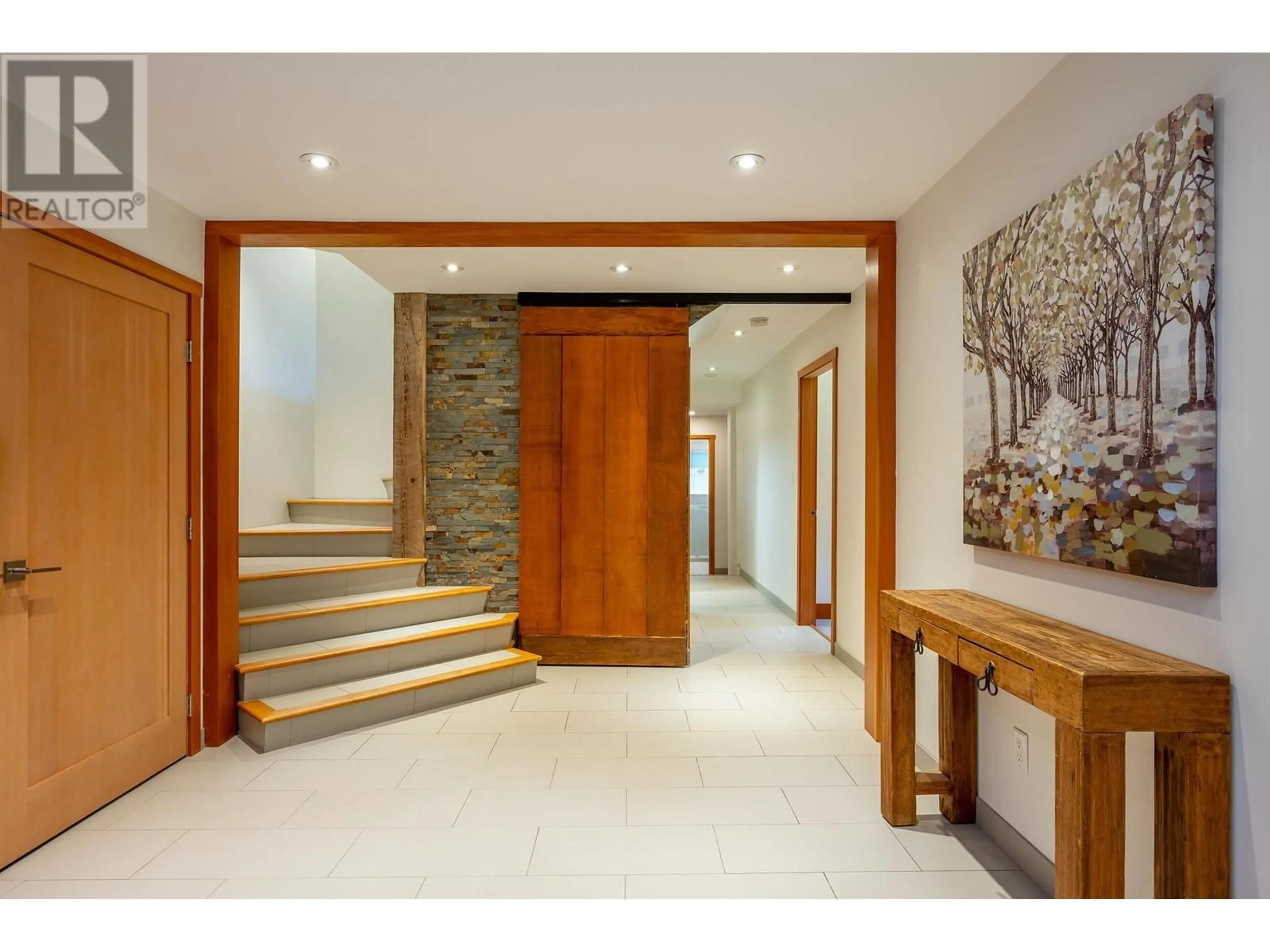 Indoor foyer for 6444 TOAD HOLLOW, Whistler British Columbia V8E0C5