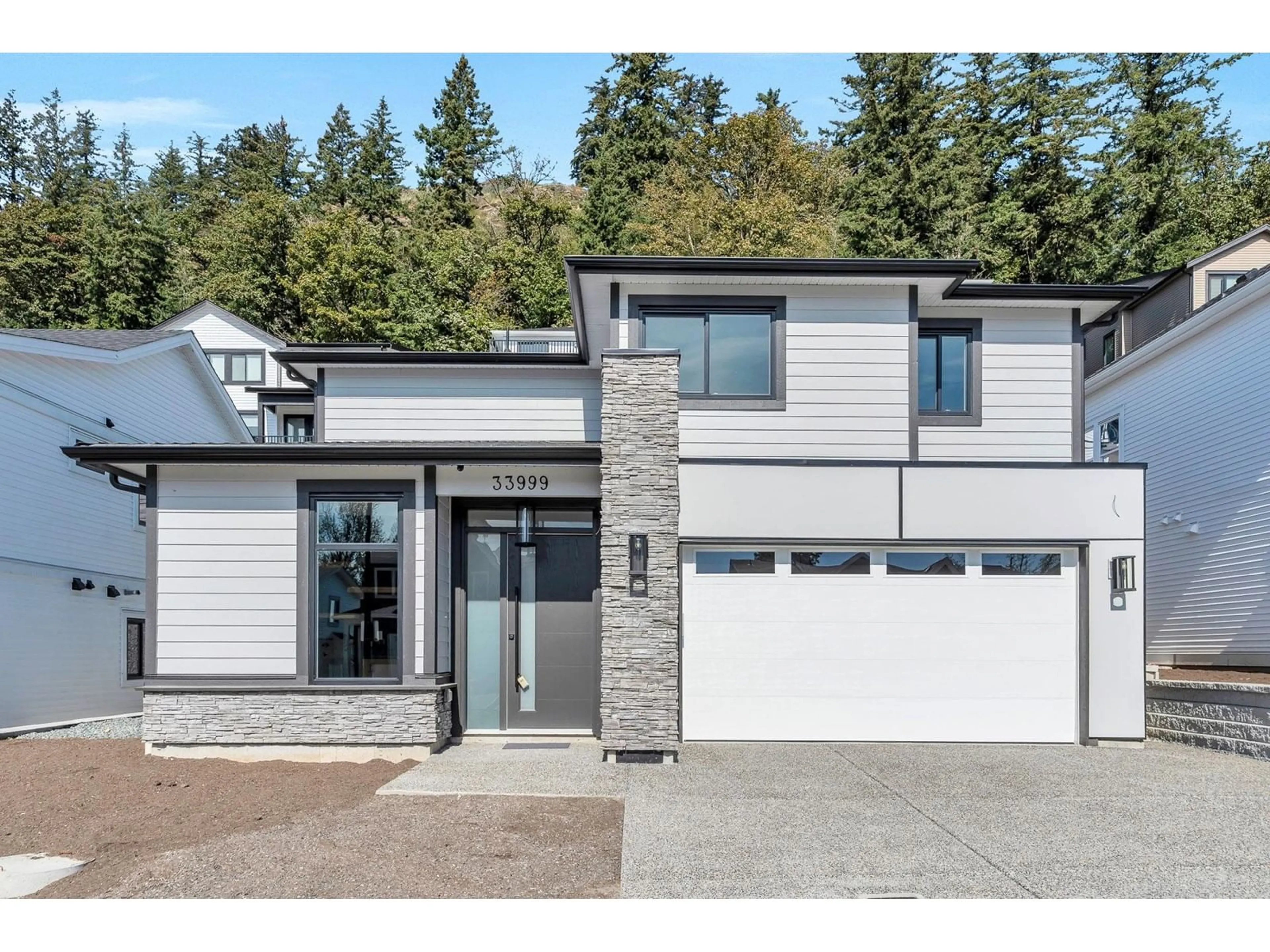 Home with vinyl exterior material for 33999 BARKER COURT, Mission British Columbia V2V6B2