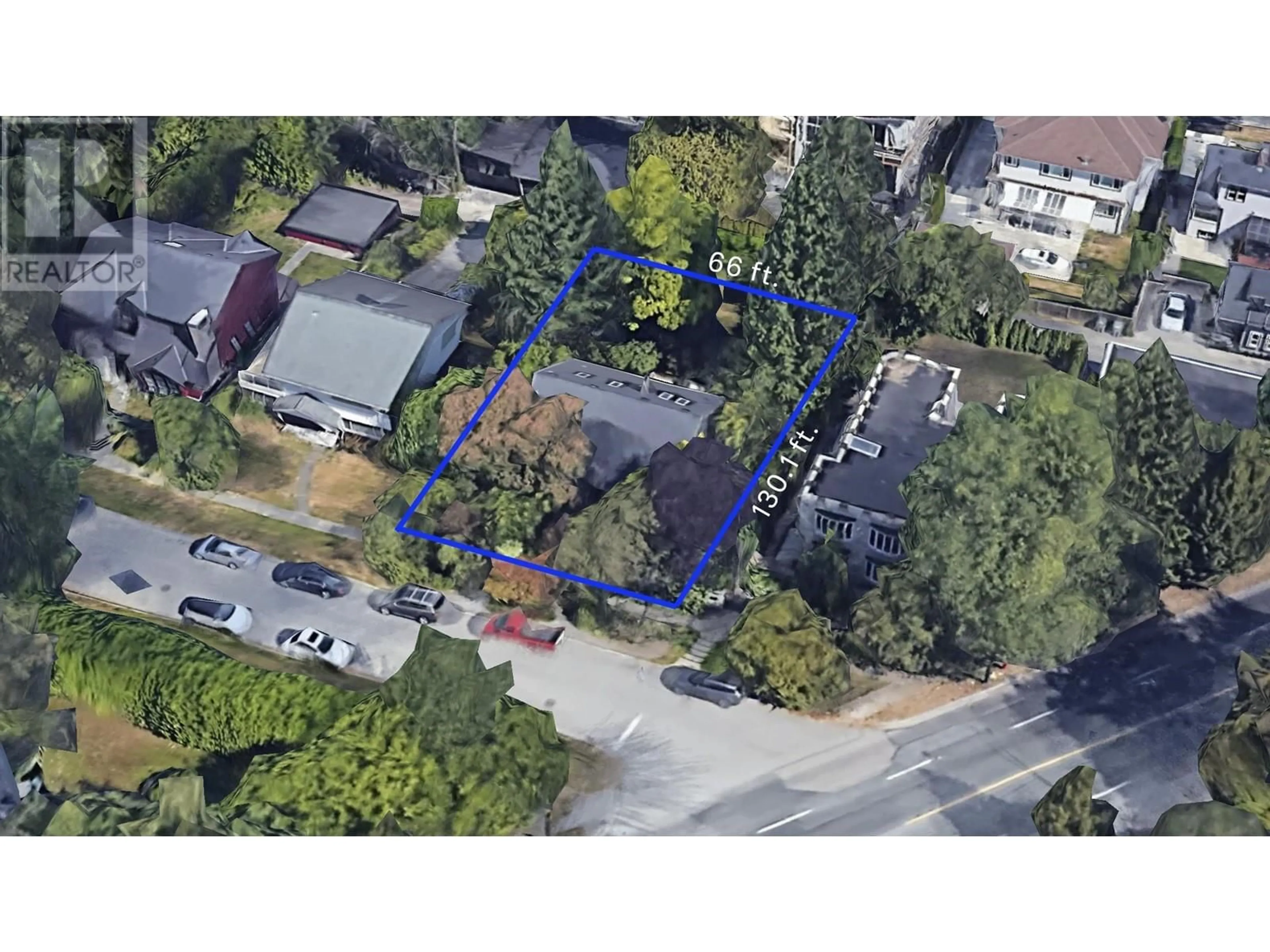 A pic from outside/outdoor area/front of a property/back of a property/a pic from drone, street for 2115 34TH AVENUE, Vancouver British Columbia V6M1G3