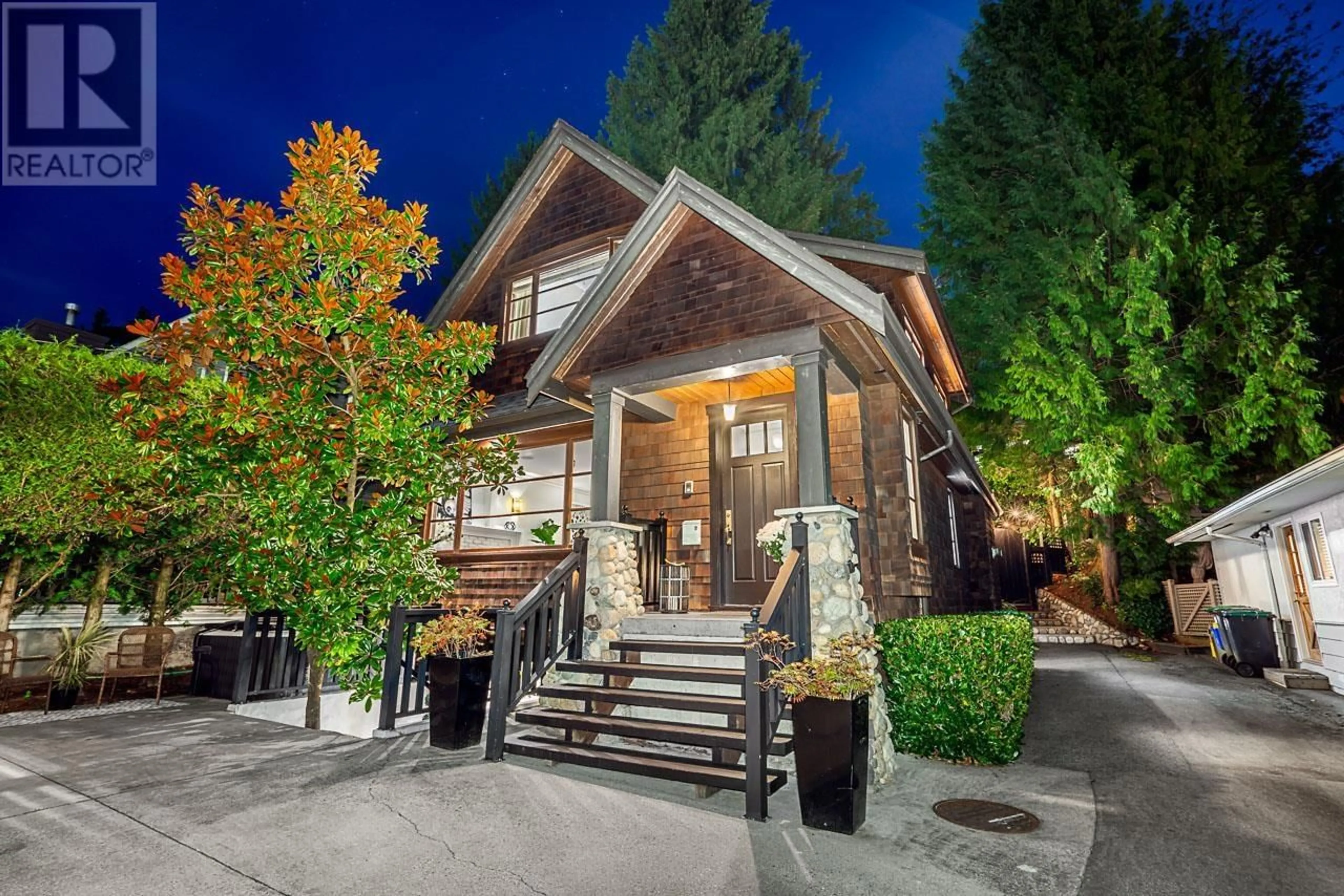 A pic from exterior of the house or condo, cottage for 3394 MAHON AVENUE, North Vancouver British Columbia V7N3T6