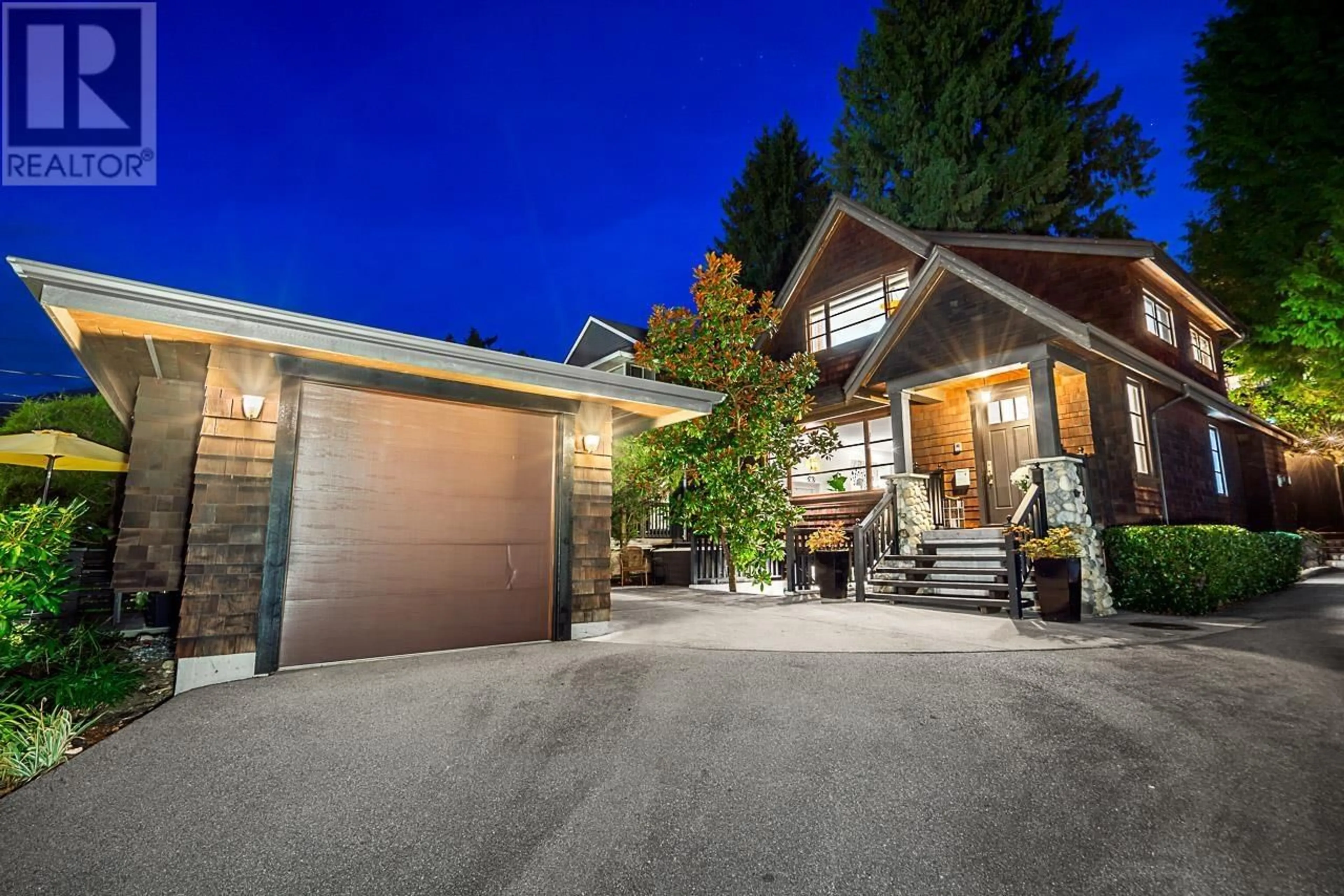 Frontside or backside of a home, cottage for 3394 MAHON AVENUE, North Vancouver British Columbia V7N3T6