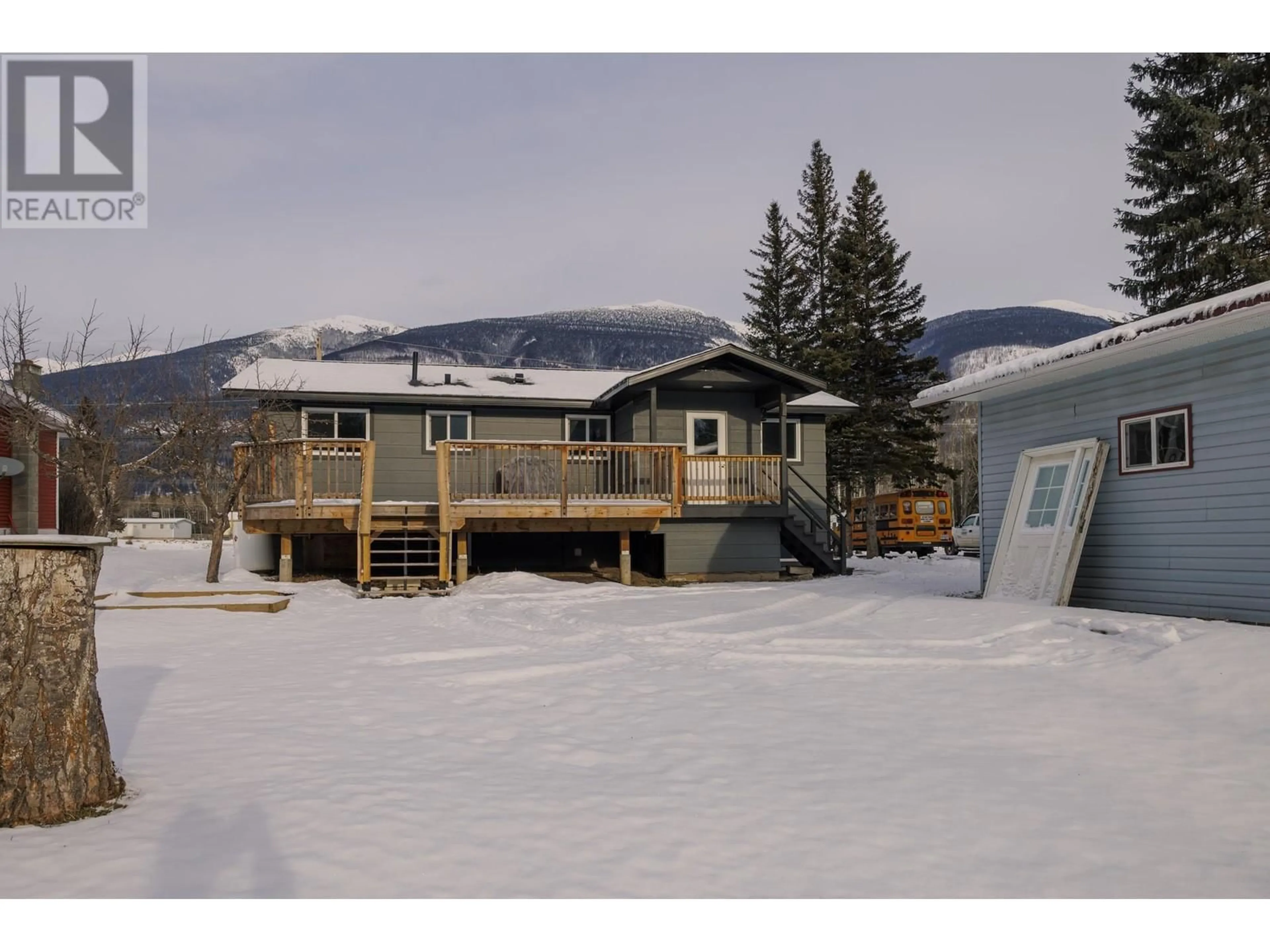 A pic from outside/outdoor area/front of a property/back of a property/a pic from drone, mountain view for 892 DOMINION STREET, McBride British Columbia V0J2E0