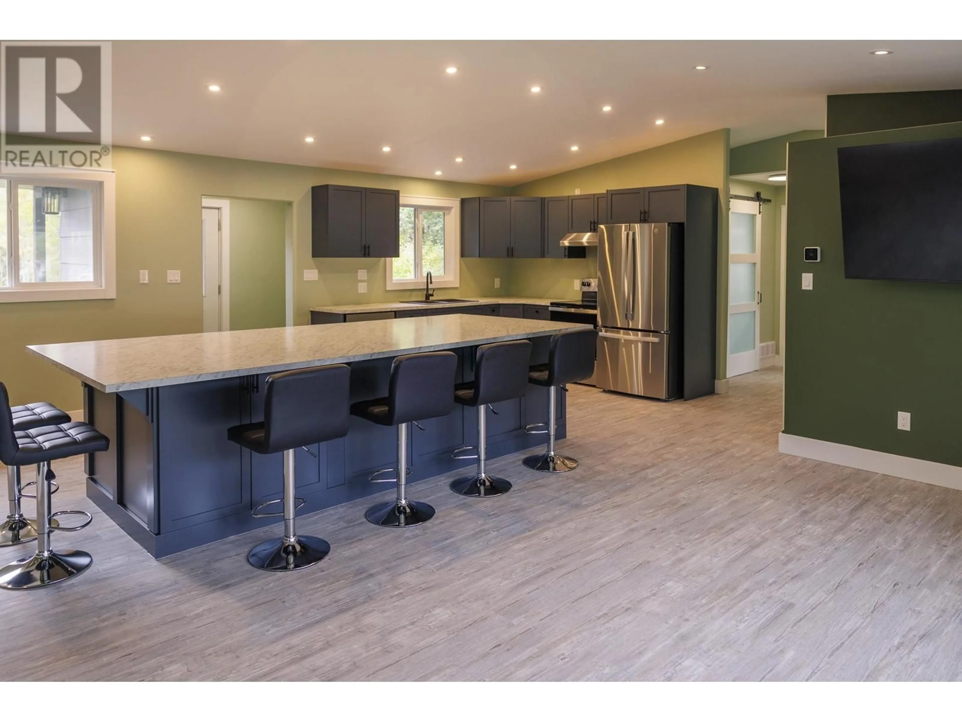 Open concept kitchen, unknown for 892 DOMINION STREET, McBride British Columbia V0J2E0