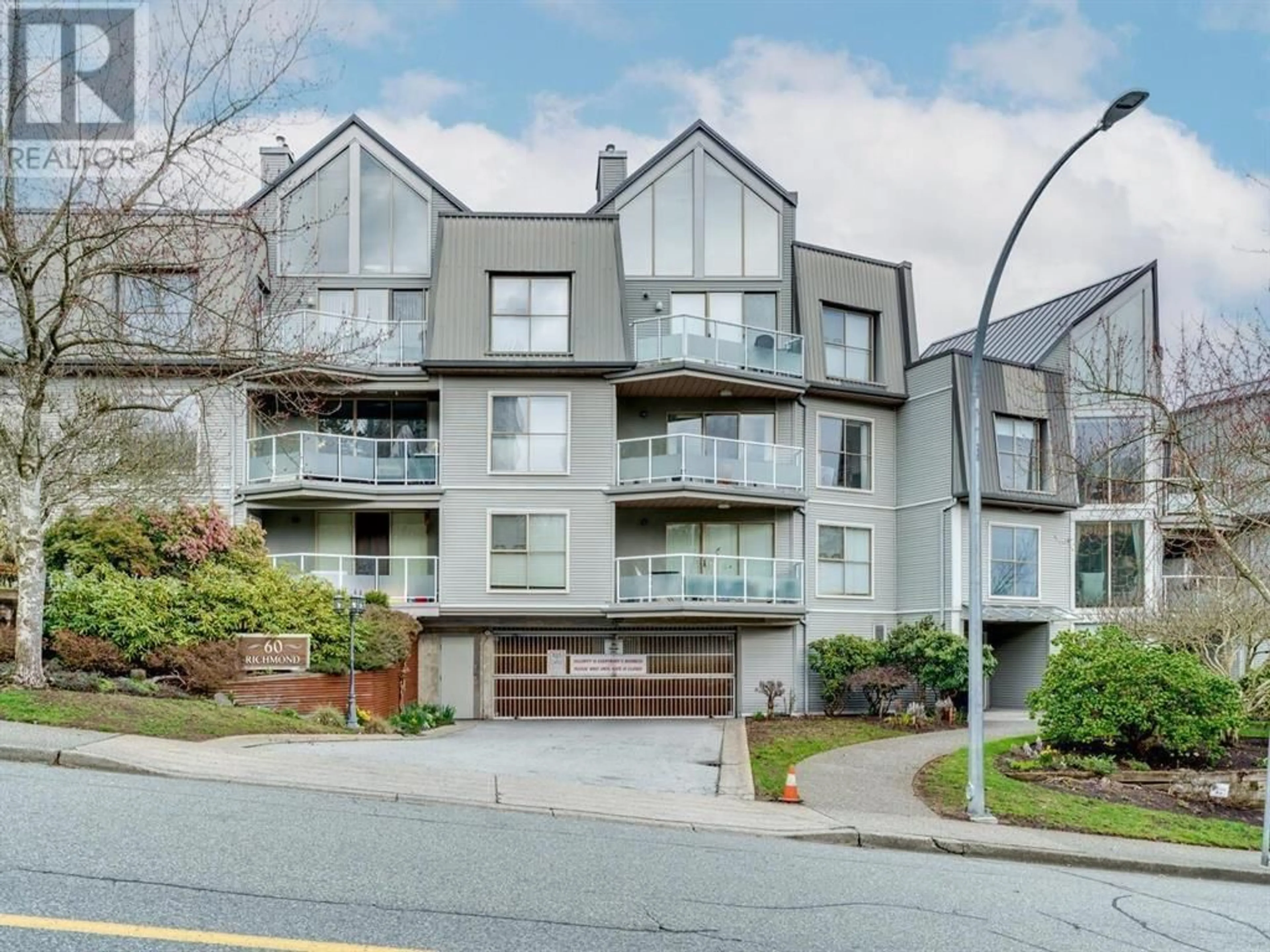 A pic from exterior of the house or condo, the street view for 408 60 RICHMOND STREET, New Westminster British Columbia V3L5R7