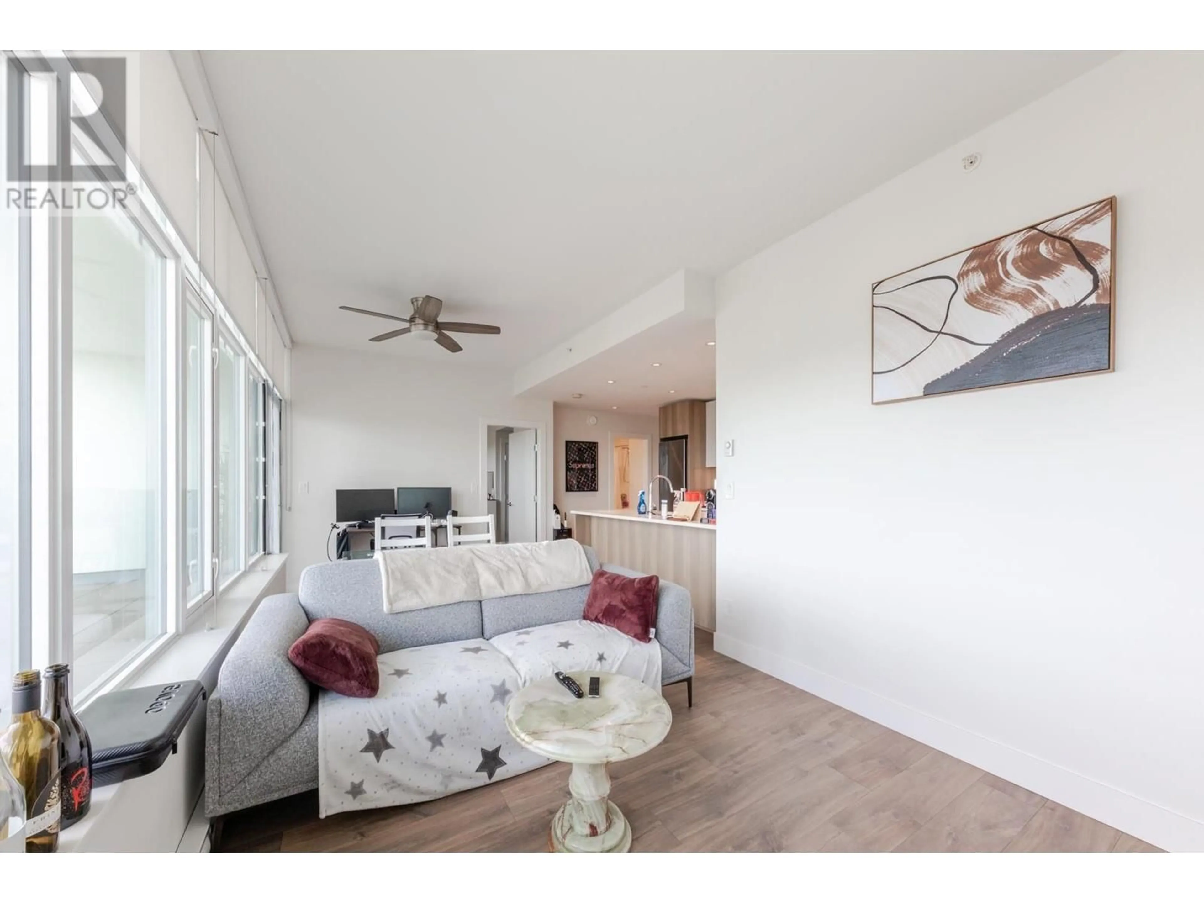 Living room, wood floors for 2402 258 NELSON'S COURT, New Westminster British Columbia V3L0J9