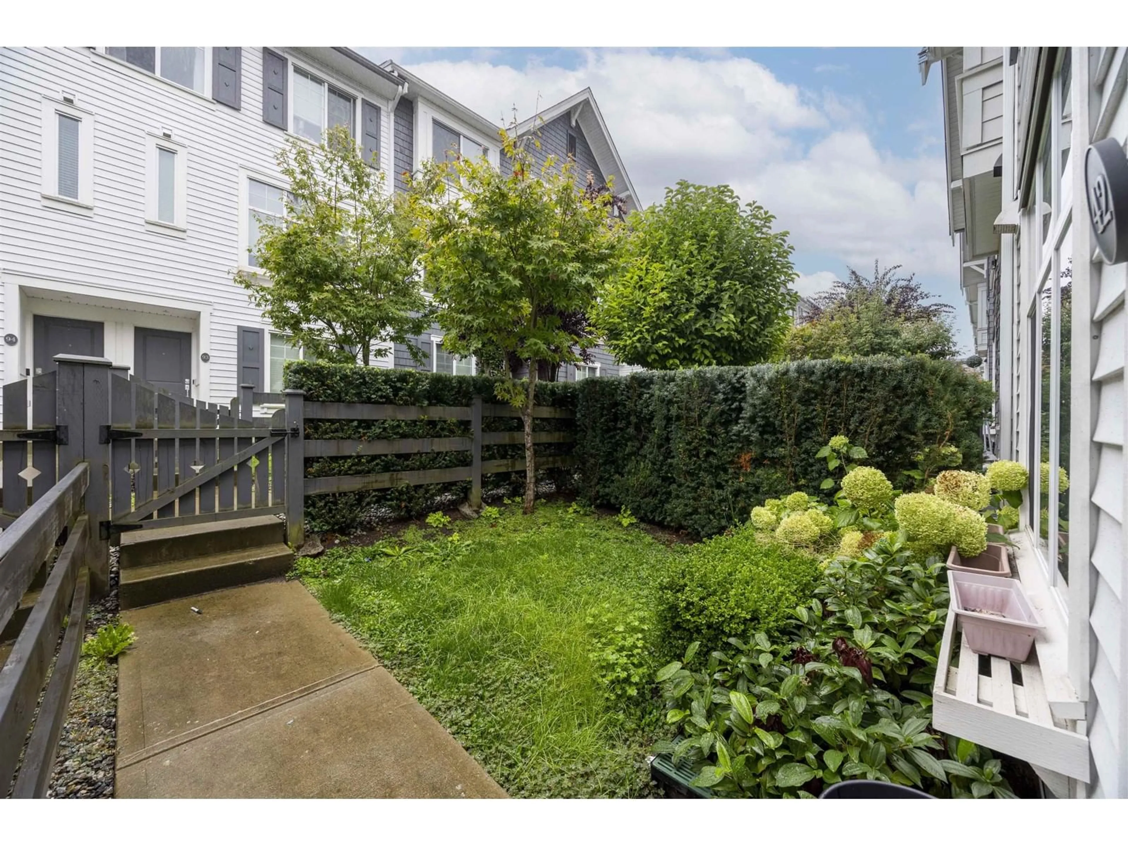 Patio, street for 42 - 8130 136A, Surrey British Columbia V3W1H9