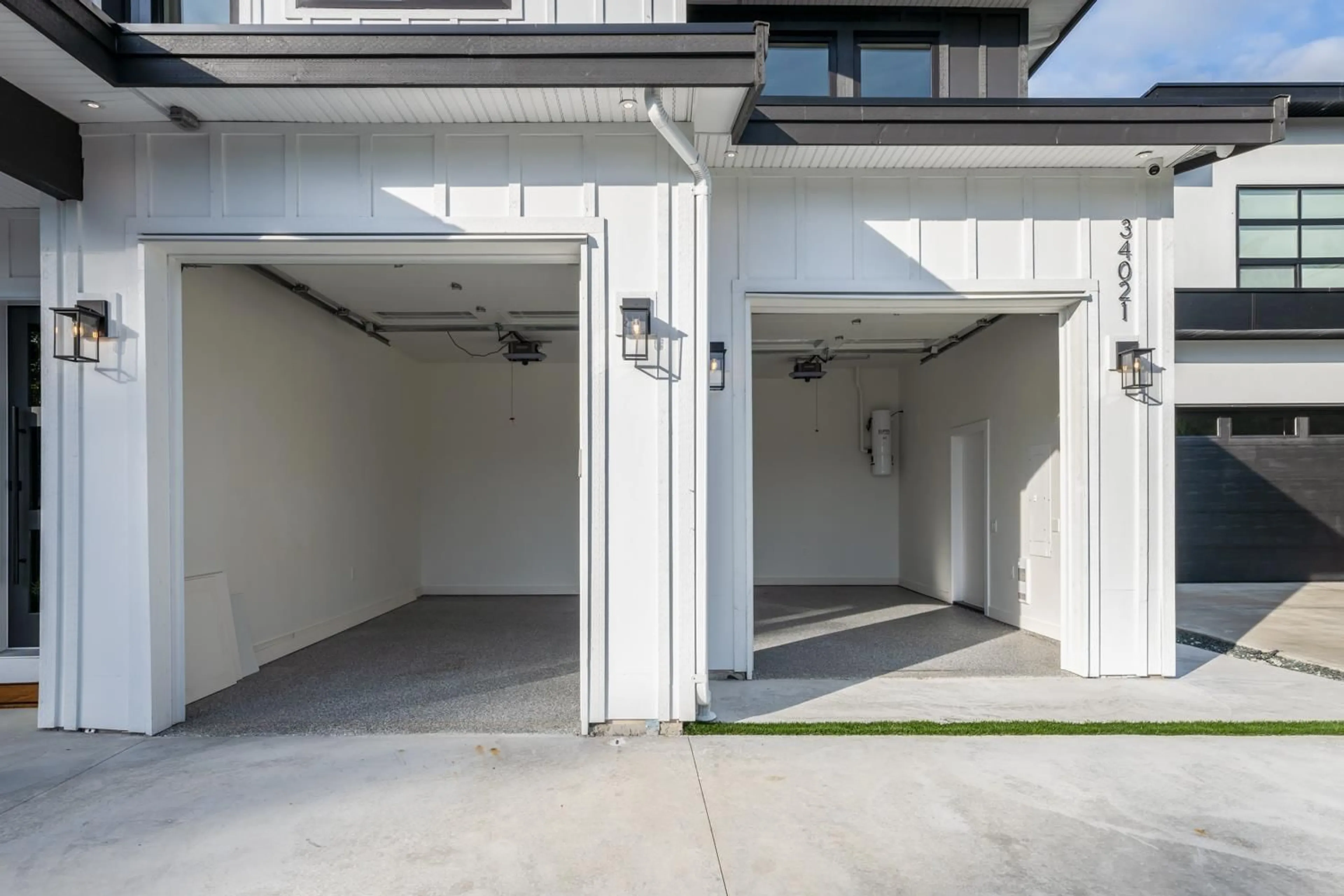 Indoor garage, cement floor for 34021 PRATT CRESCENT, Abbotsford British Columbia V2S4A9