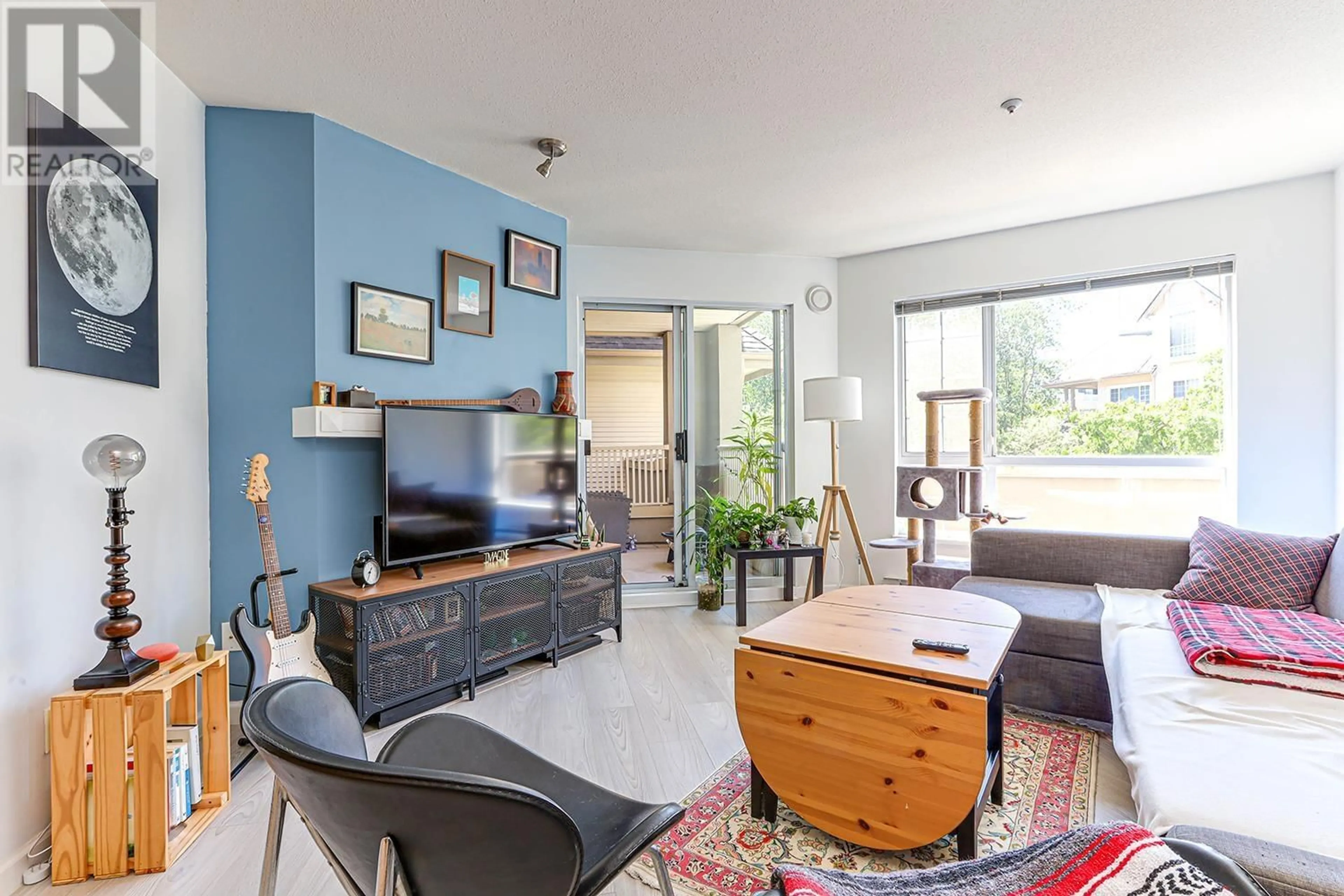 Living room, wood floors for 224 1252 TOWN CENTRE BOULEVARD, Coquitlam British Columbia V3B7R7