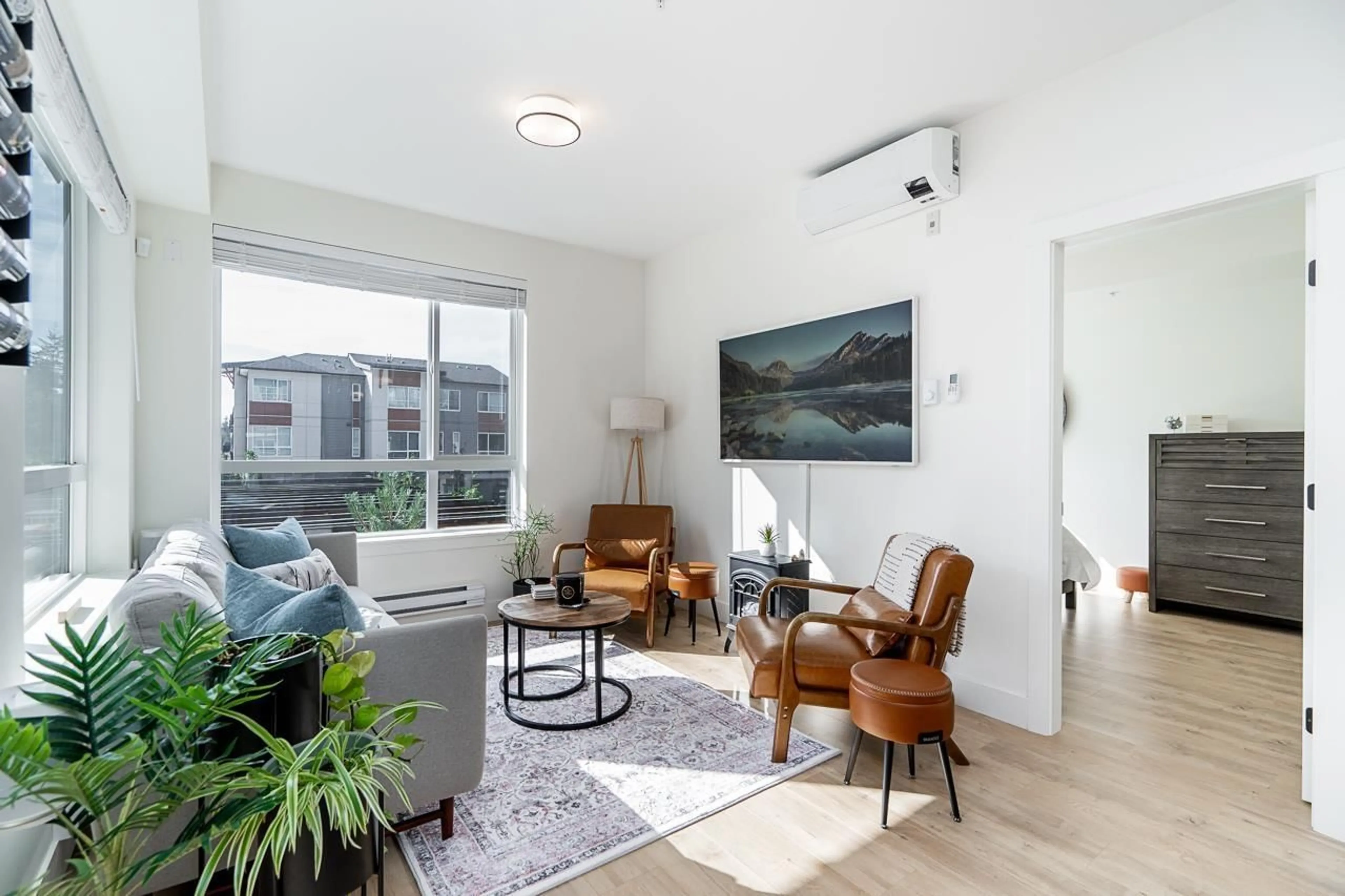 Living room, wood floors for 222 19935 75A AVENUE, Langley British Columbia V2Y4L6