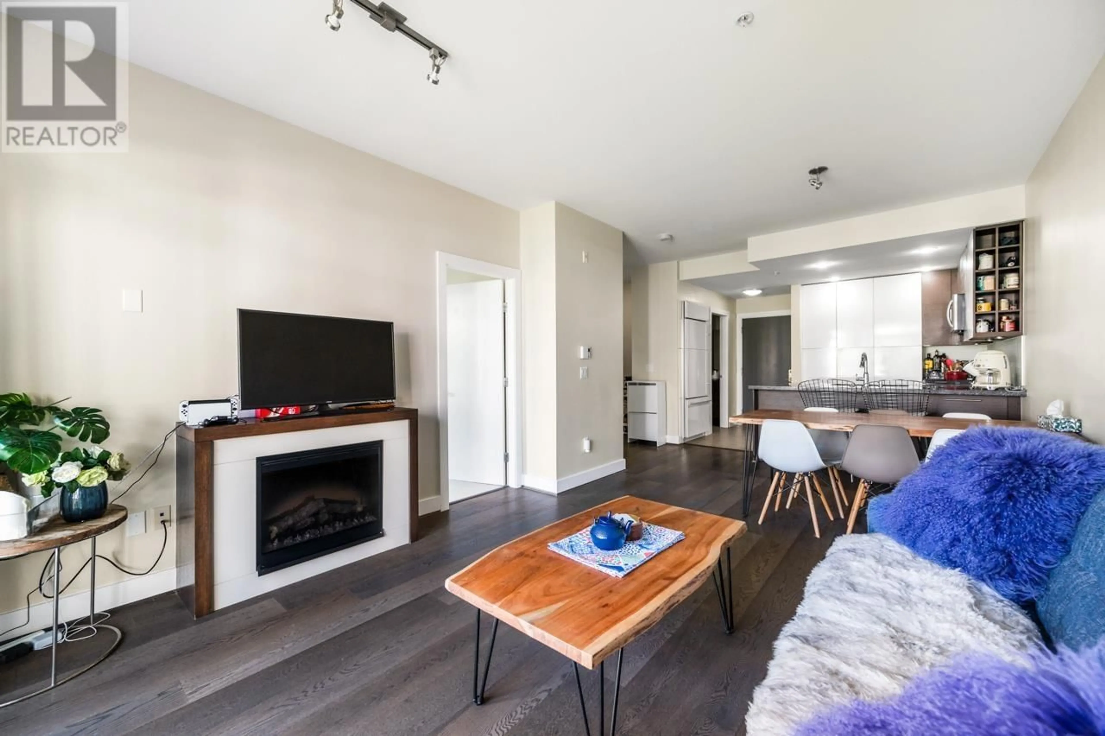 Living room, wood floors for 303 5928 BIRNEY AVENUE, Vancouver British Columbia V6S0B5