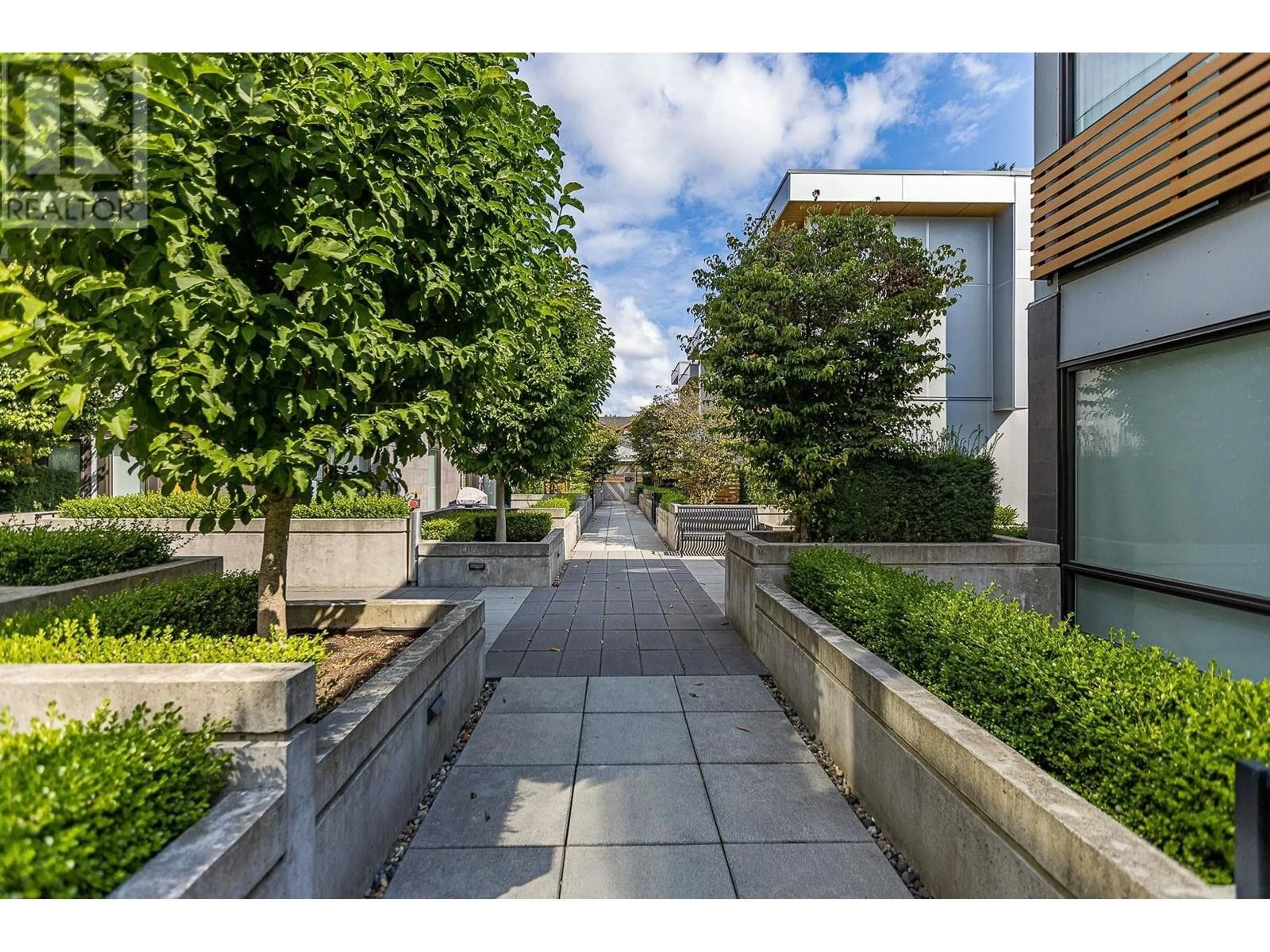 Patio, the street view for 6030 OAK STREET, Vancouver British Columbia V6M2W2