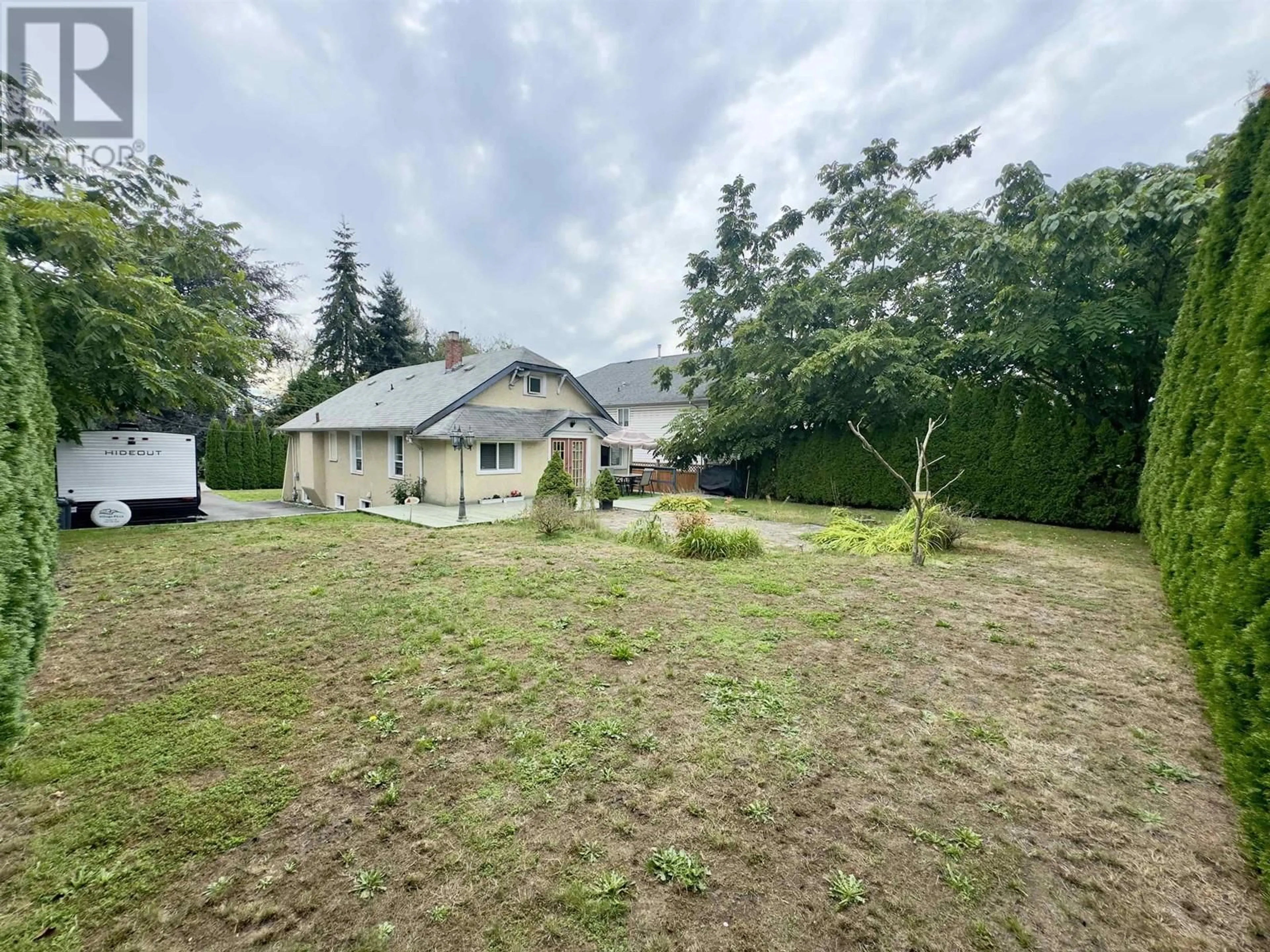 A pic from outside/outdoor area/front of a property/back of a property/a pic from drone, unknown for 601 ALDERSON AVENUE, Coquitlam British Columbia V3K1T4