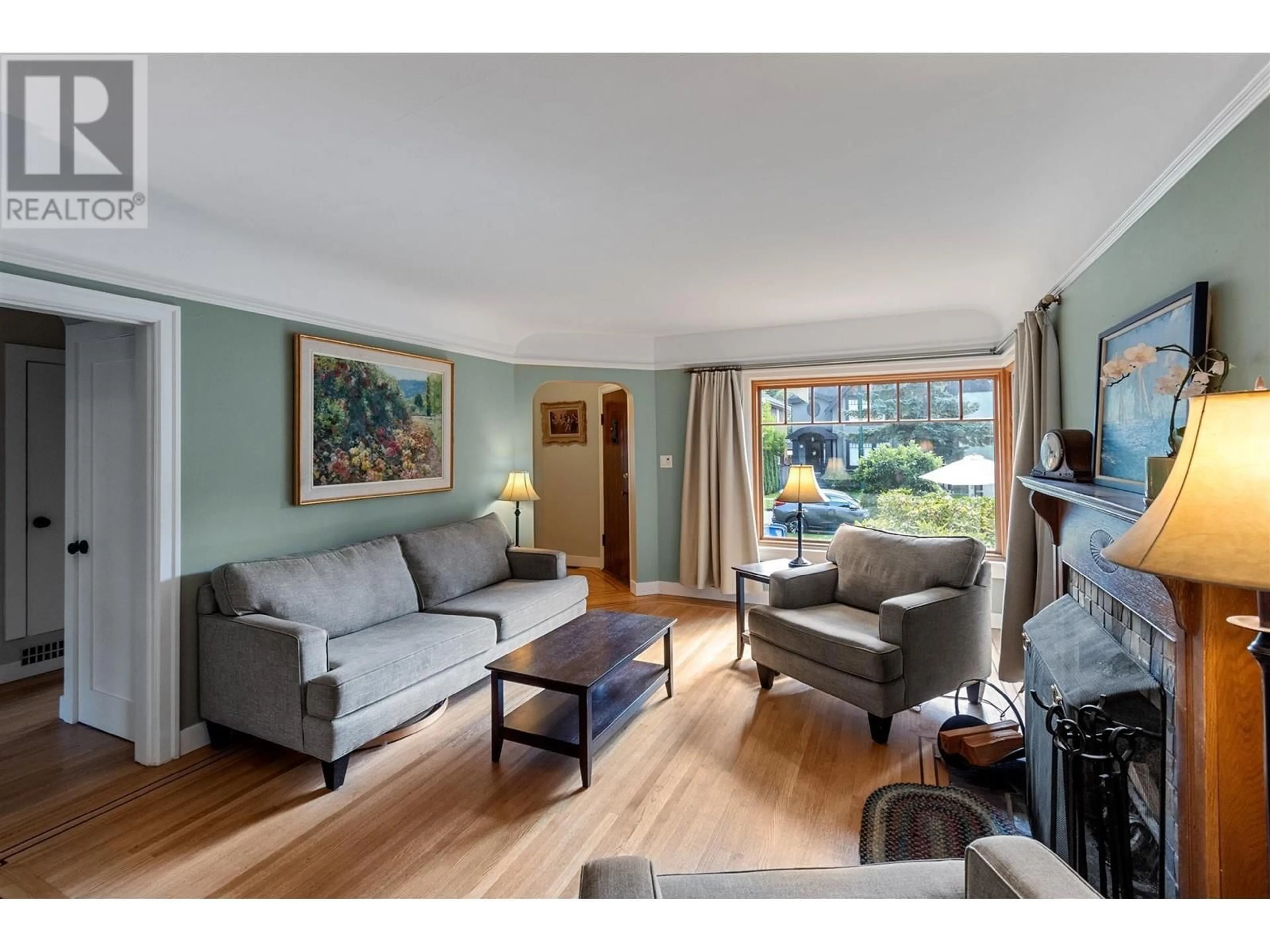 Living room, wood floors for 4477 W 15TH AVENUE, Vancouver British Columbia V6R3B1