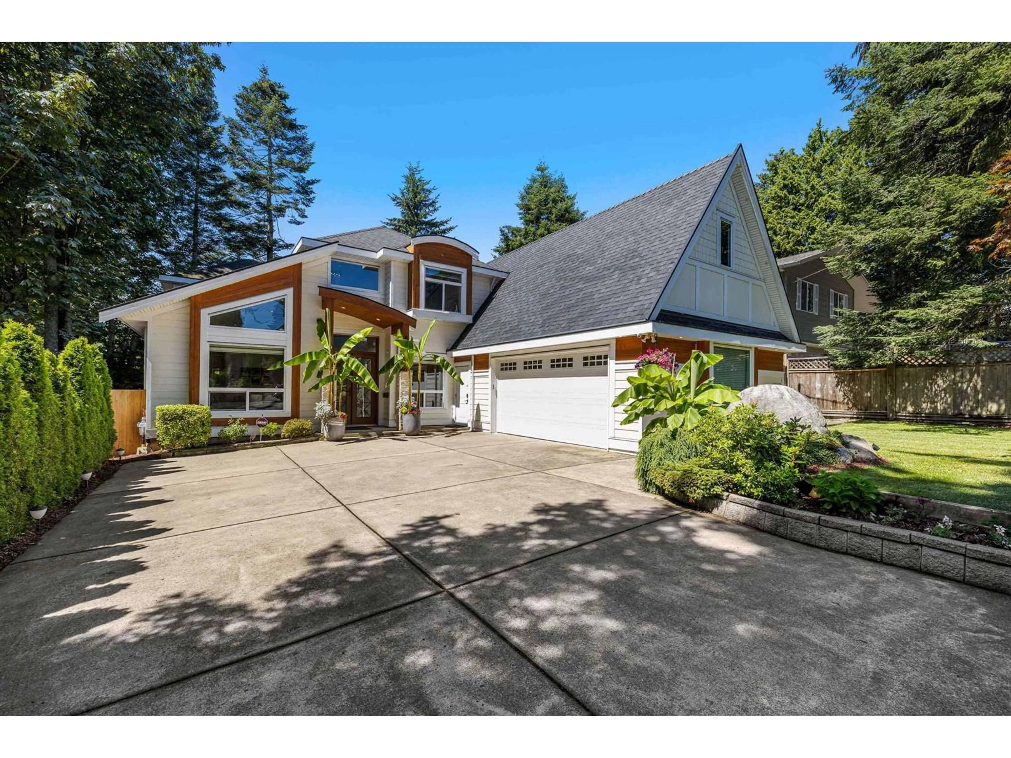 Frontside or backside of a home, cottage for 1571 136 STREET, Surrey British Columbia V4A5H3