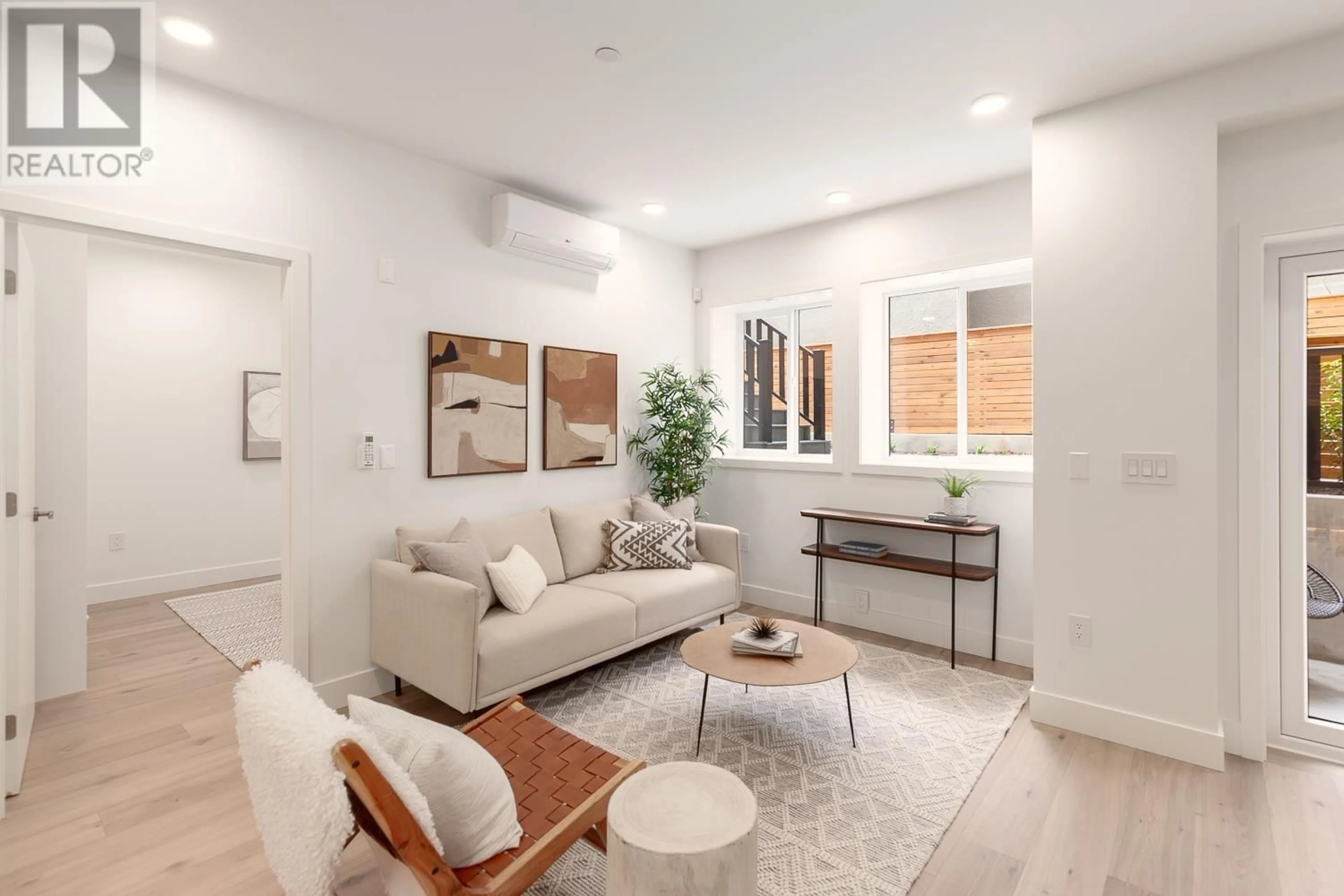 Living room, wood floors for 2 356 W 15TH AVENUE, Vancouver British Columbia V5Y1Y2