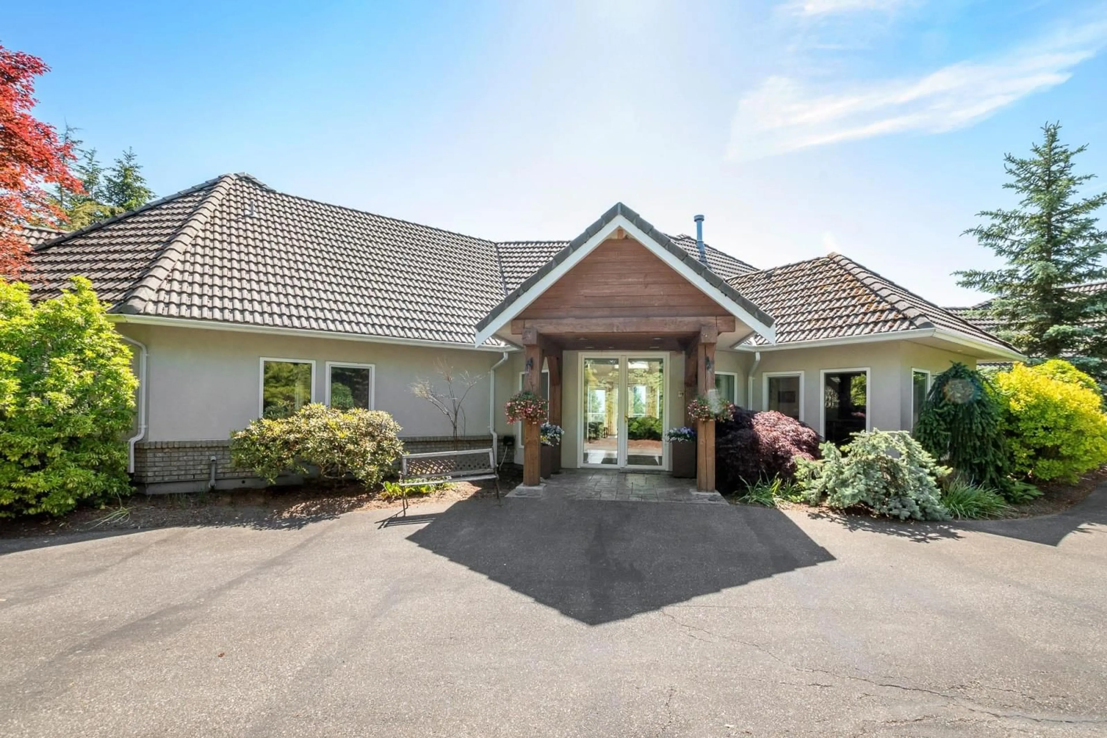 Indoor foyer for 43620 BRACKEN DRIVE, Chilliwack British Columbia V2R4A3