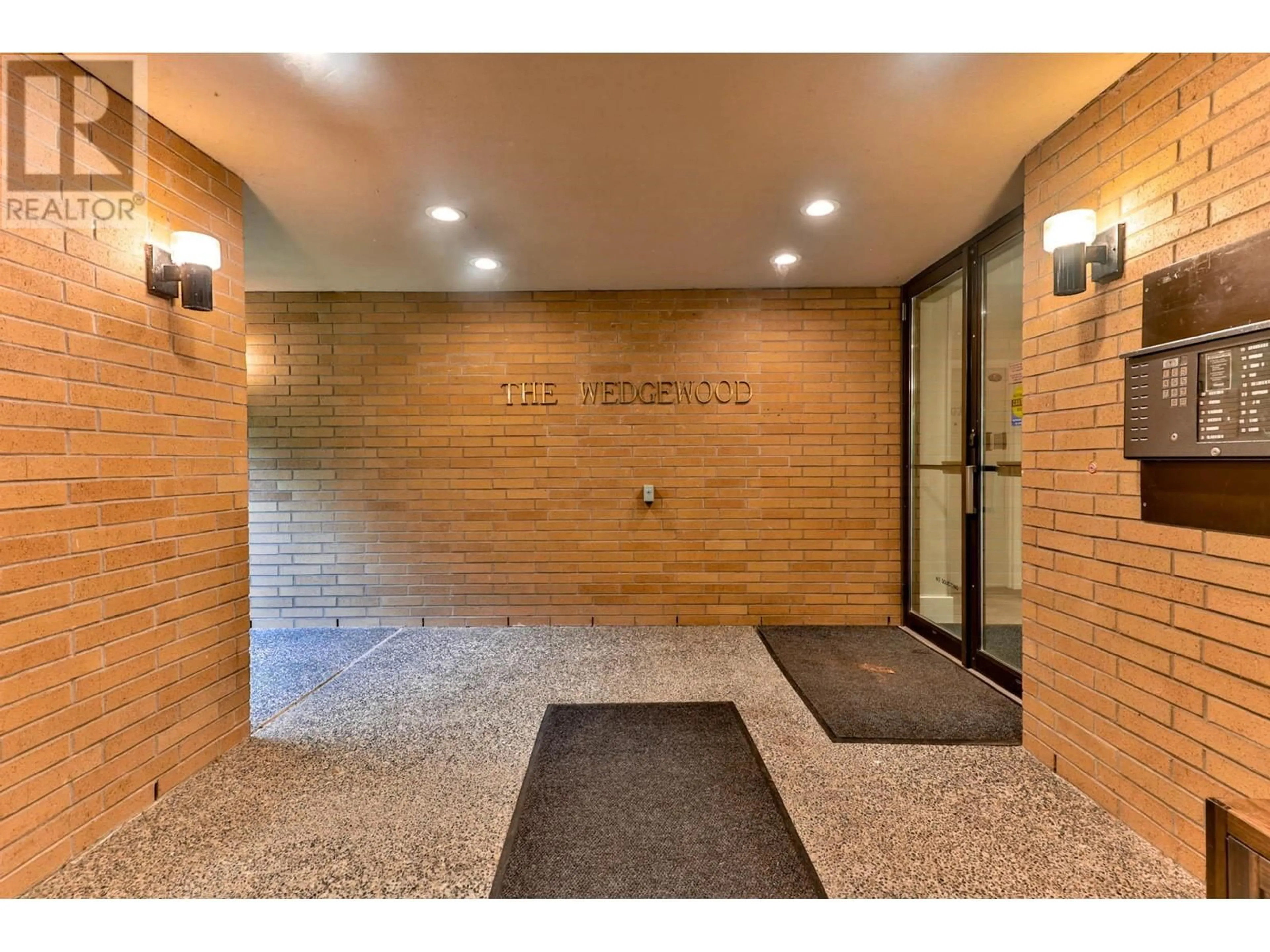 Indoor foyer, unknown floor for 301 2150 W 40TH AVENUE, Vancouver British Columbia V6M1W5