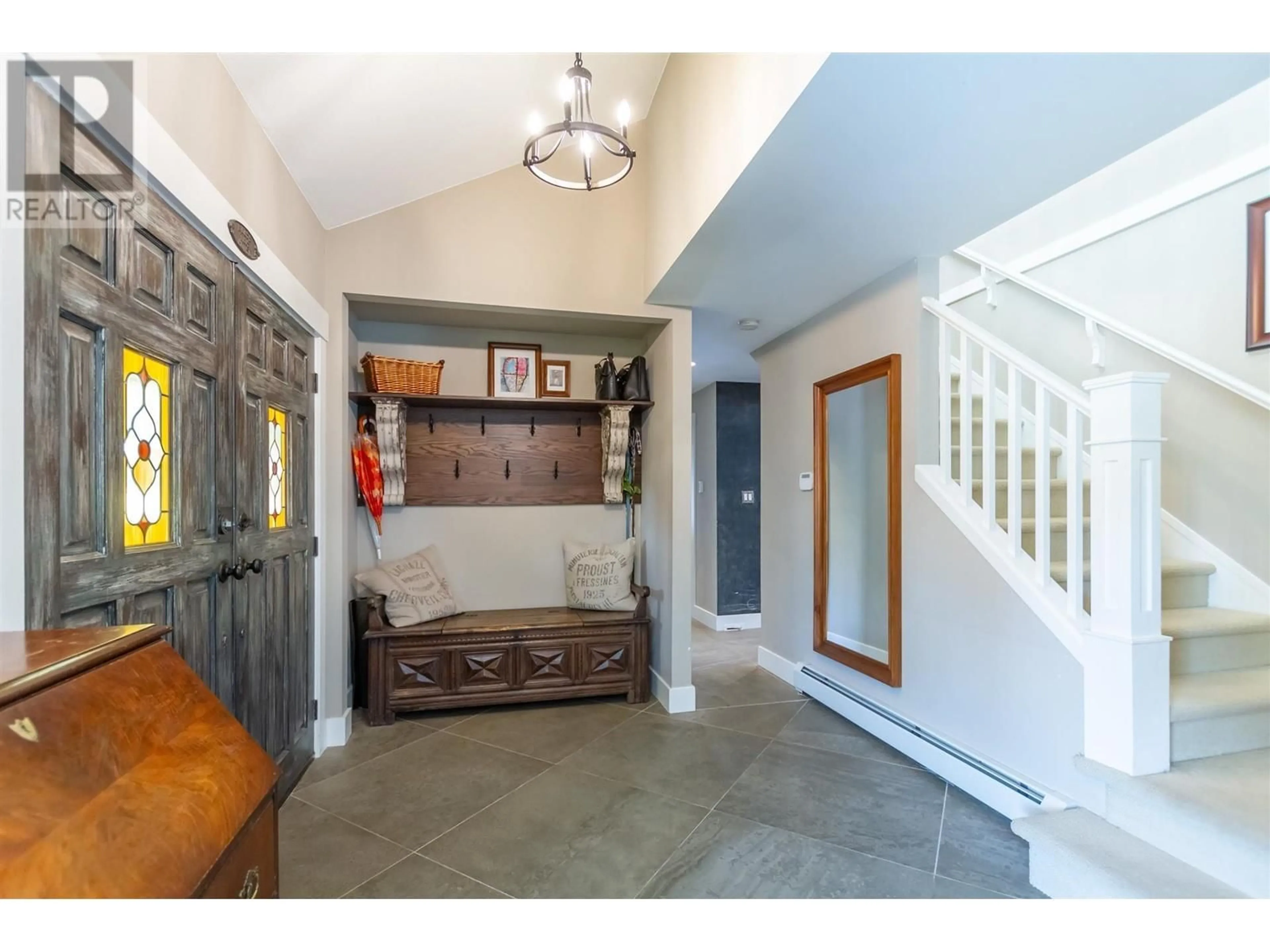 Indoor entryway, cement floor for 7801 WOODHURST DRIVE, Burnaby British Columbia V5A4C4