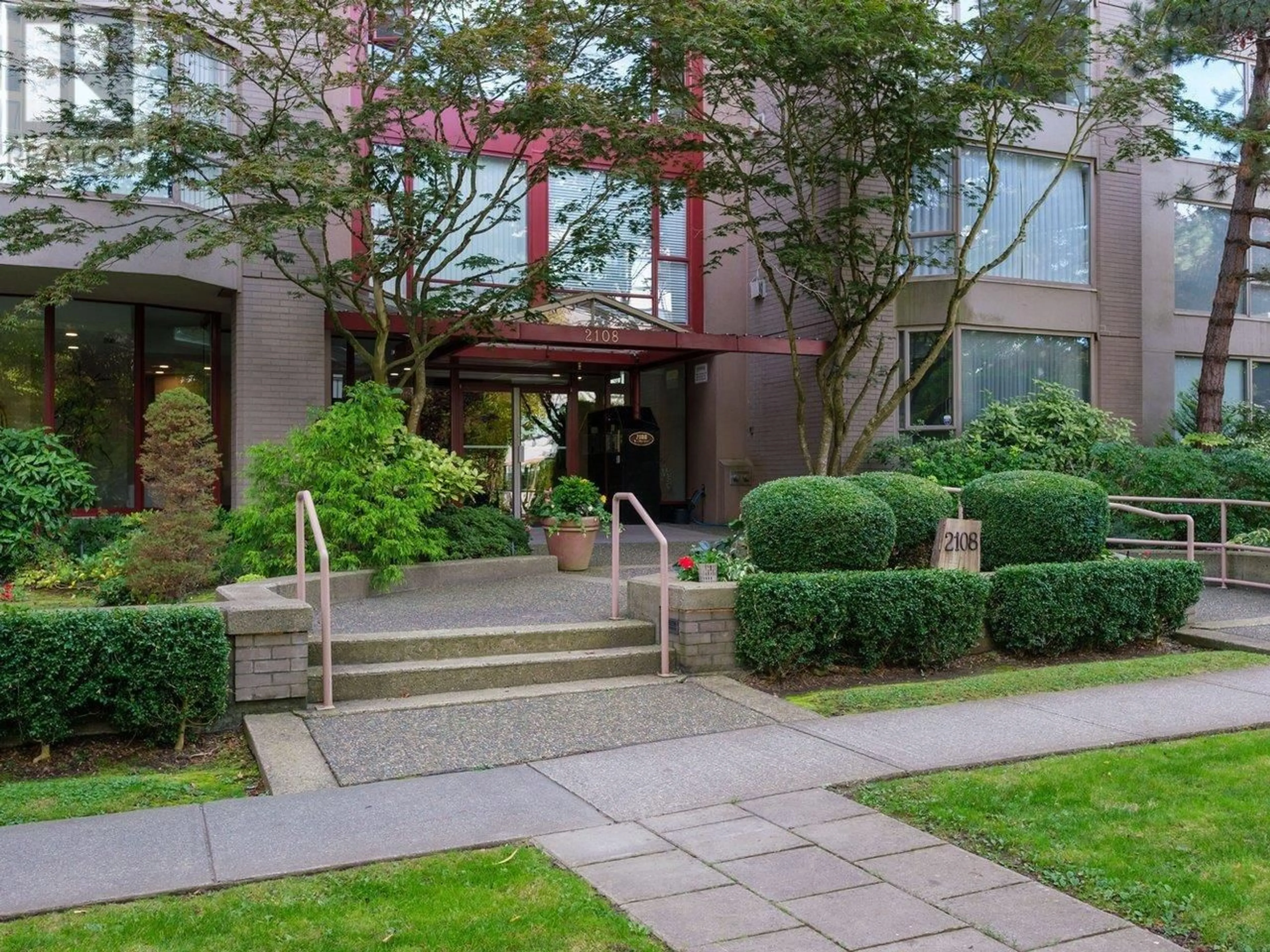 A pic from exterior of the house or condo, the front or back of building for 802 2108 W 38TH AVENUE, Vancouver British Columbia V6M1R9