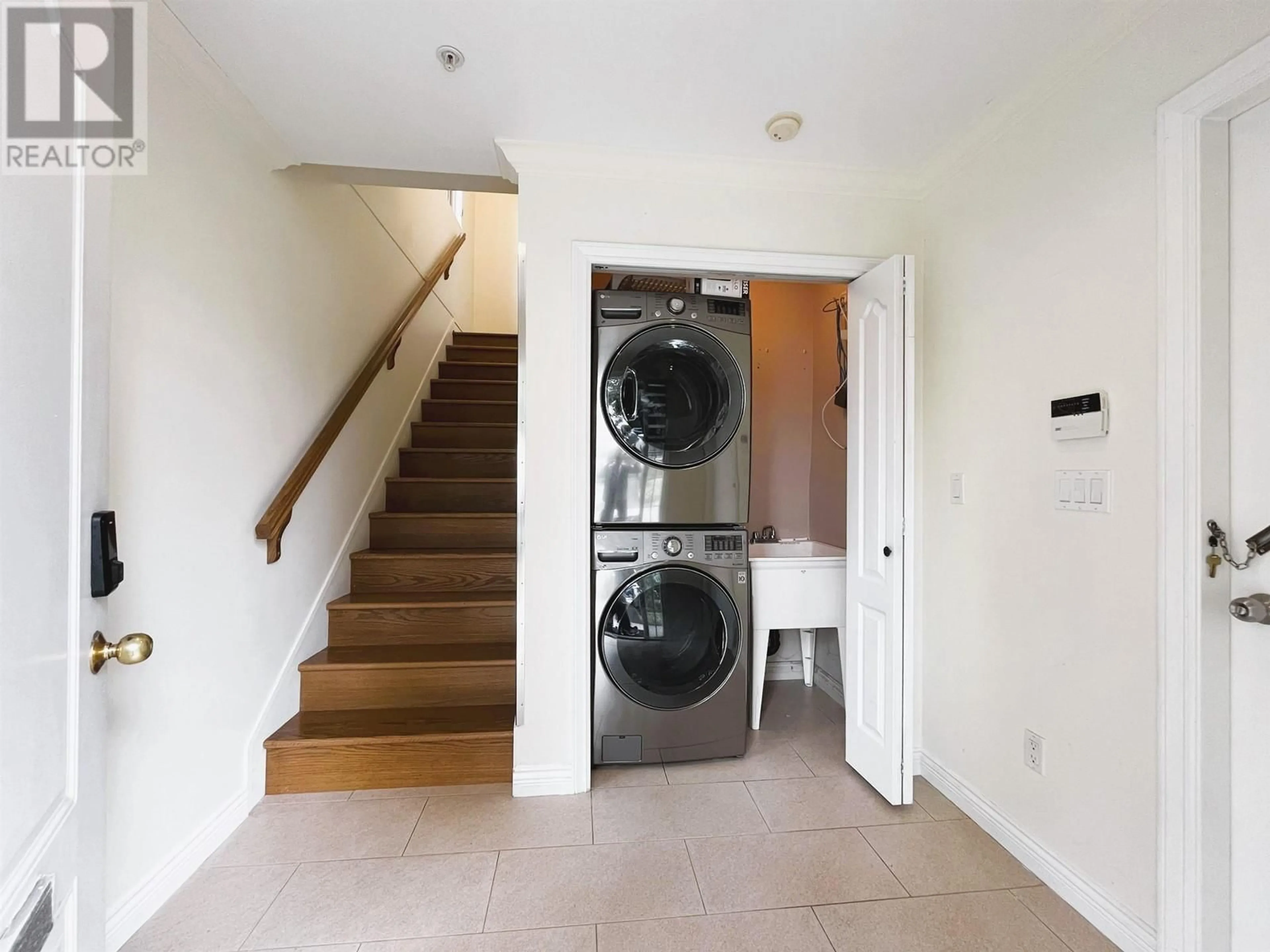 Laundry room for 6398 BEATRICE STREET, Vancouver British Columbia V5P3R4