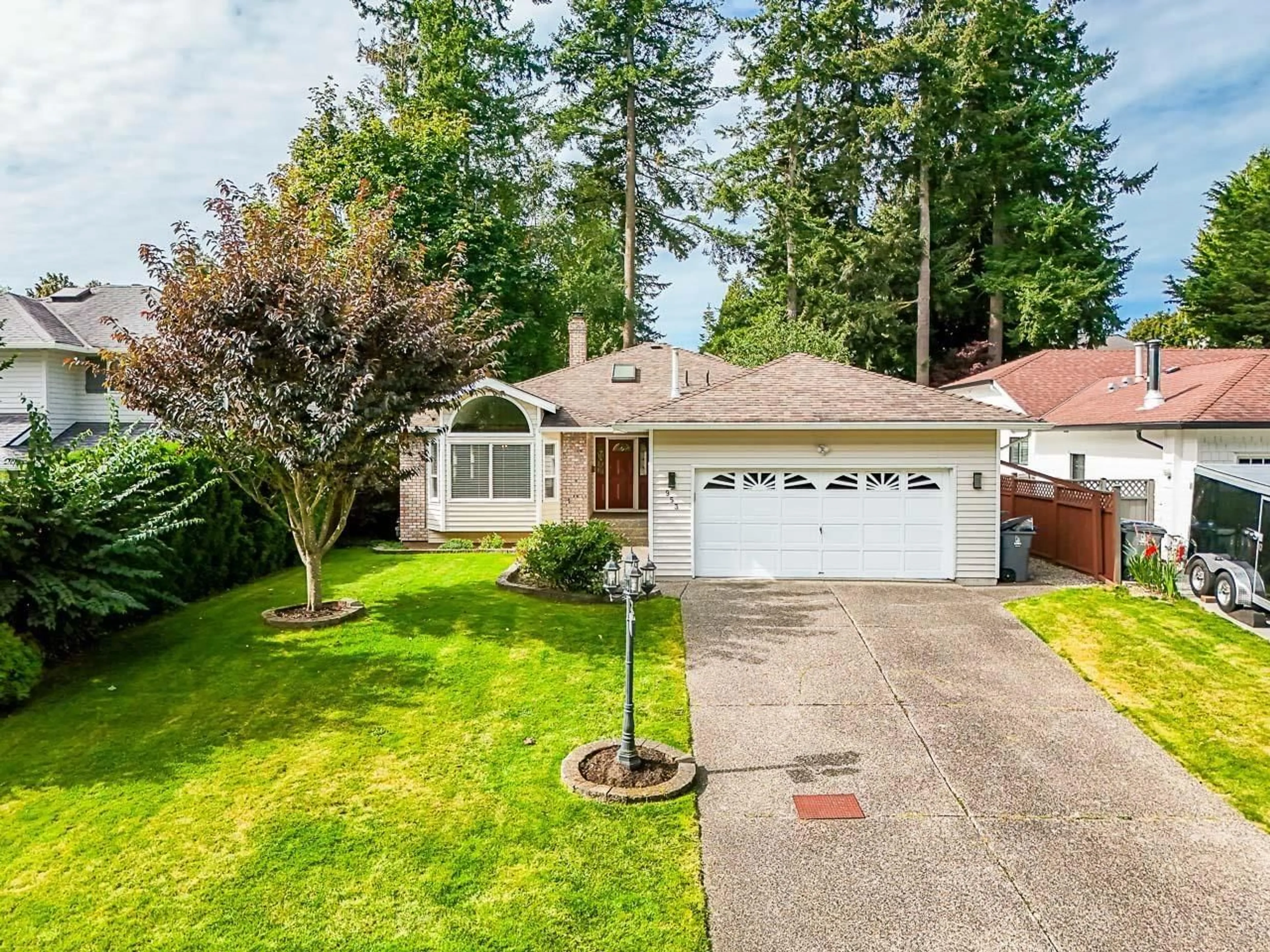 Frontside or backside of a home, cottage for 953 165 STREET, Surrey British Columbia V4A9A3