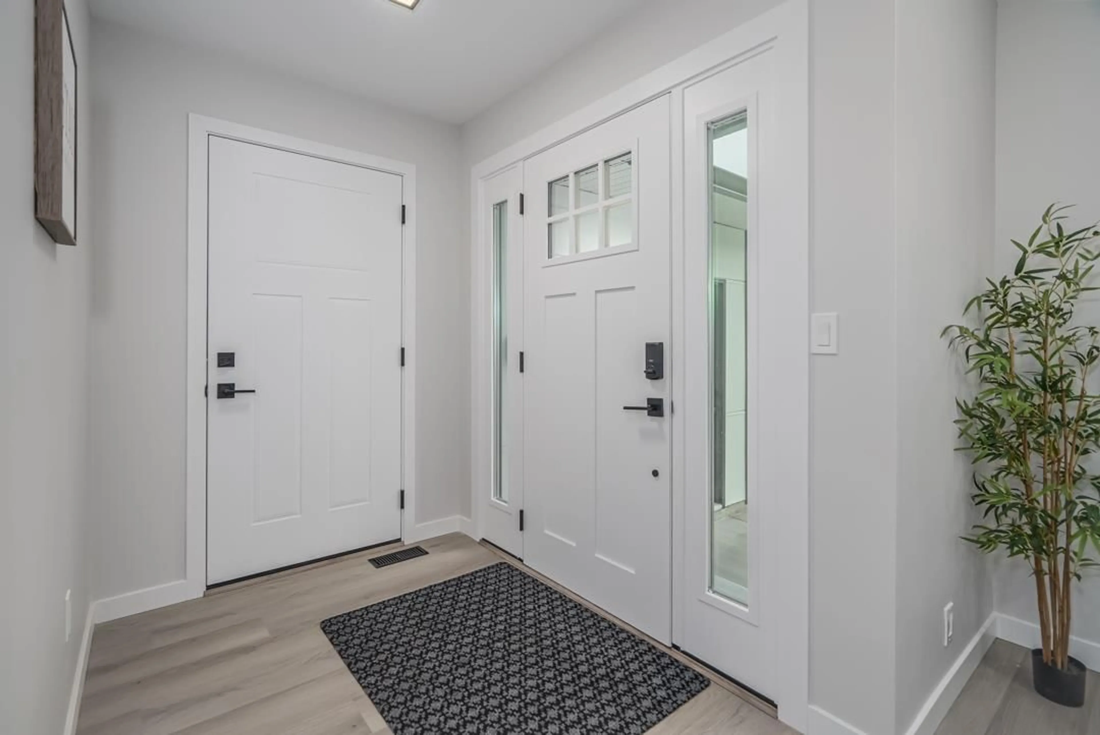 Indoor entryway, wood floors for 1832 DAHL CRESCENT, Abbotsford British Columbia V2S6V4