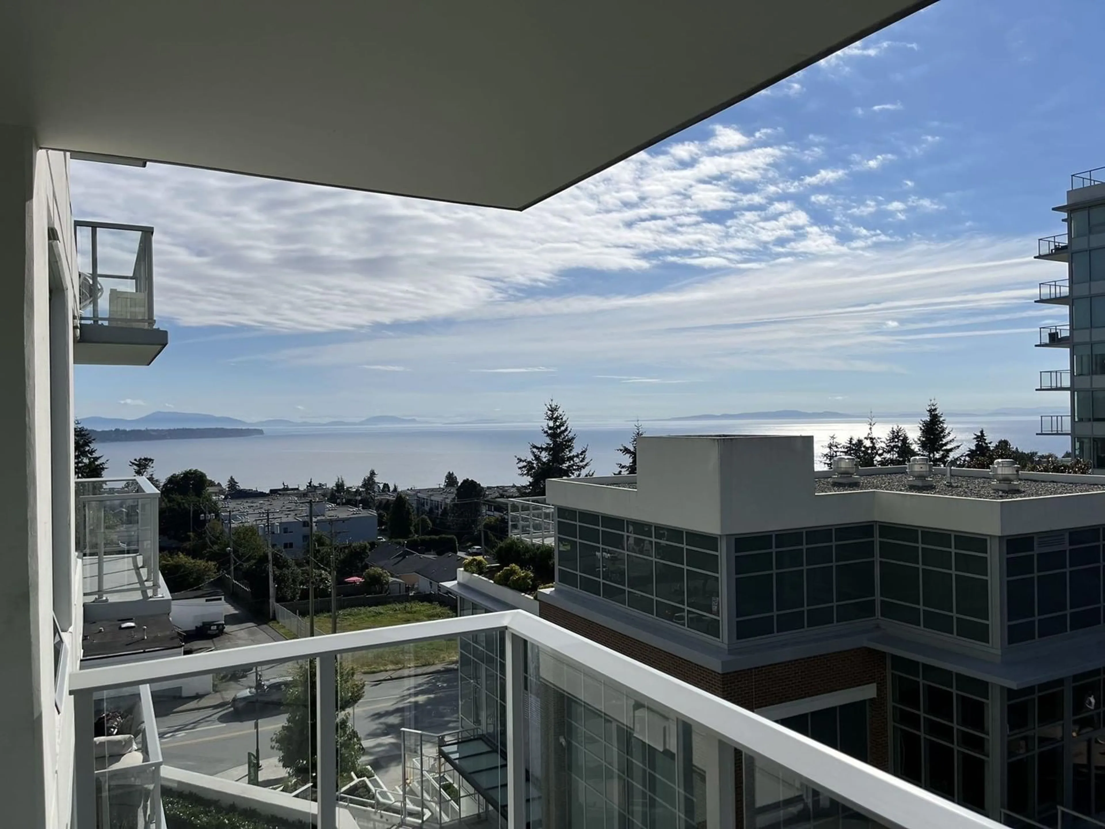 A pic from exterior of the house or condo, the street view for 610 1441 JOHNSTON ROAD, White Rock British Columbia V4B3Z4