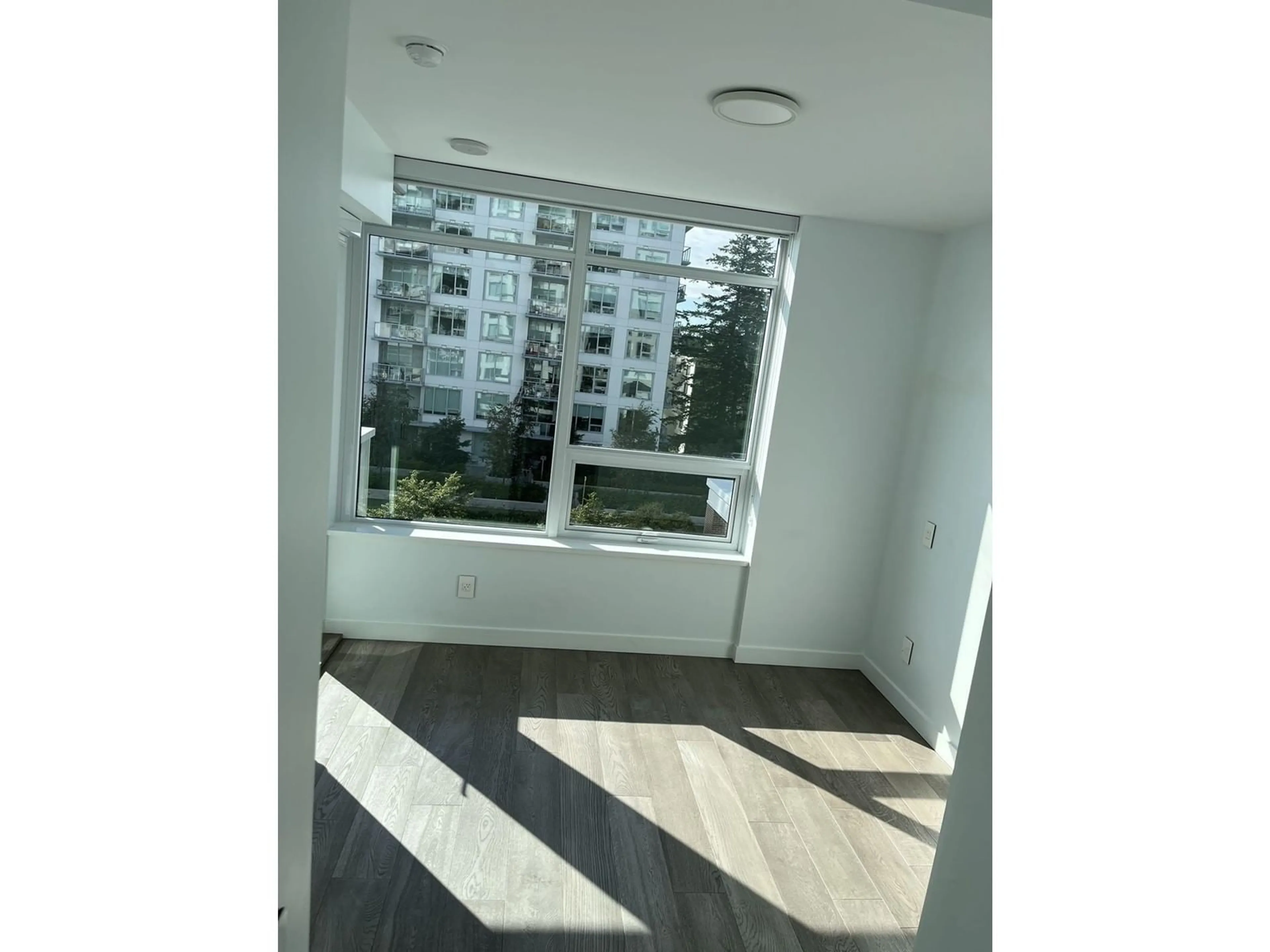 A pic of a room, not visible floor for 610 1441 JOHNSTON ROAD, White Rock British Columbia V4B3Z4