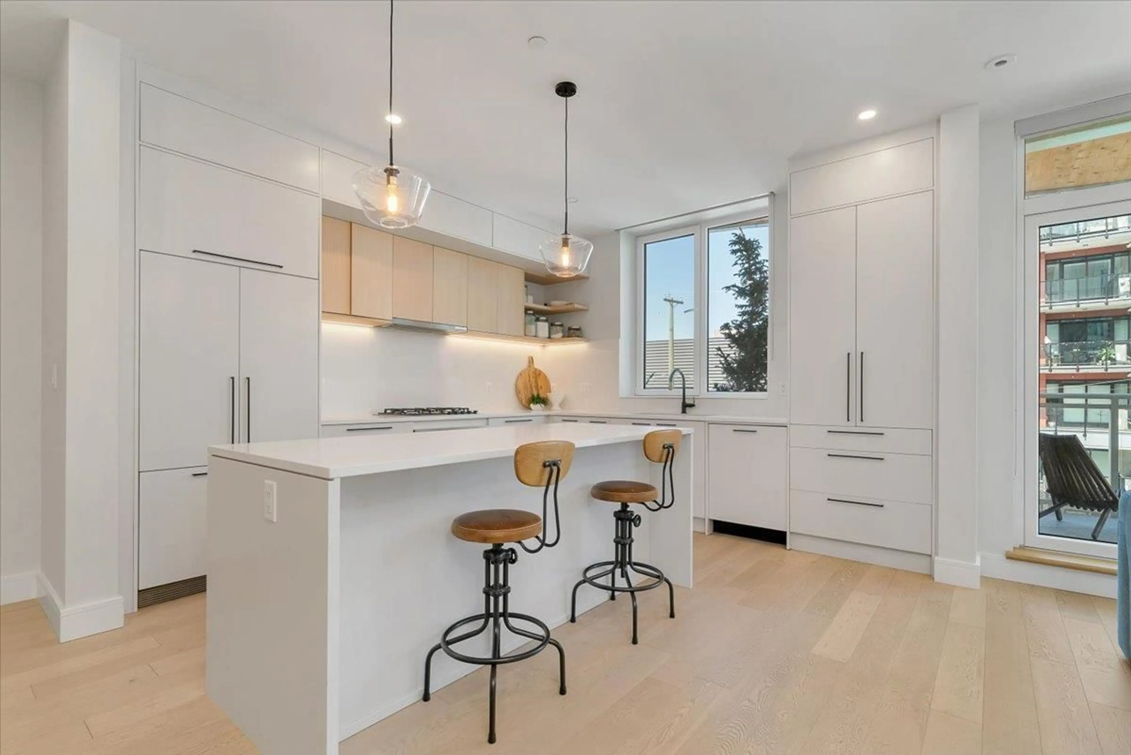 Contemporary kitchen for 313 20416 PARK AVENUE, Langley British Columbia V3A0N2