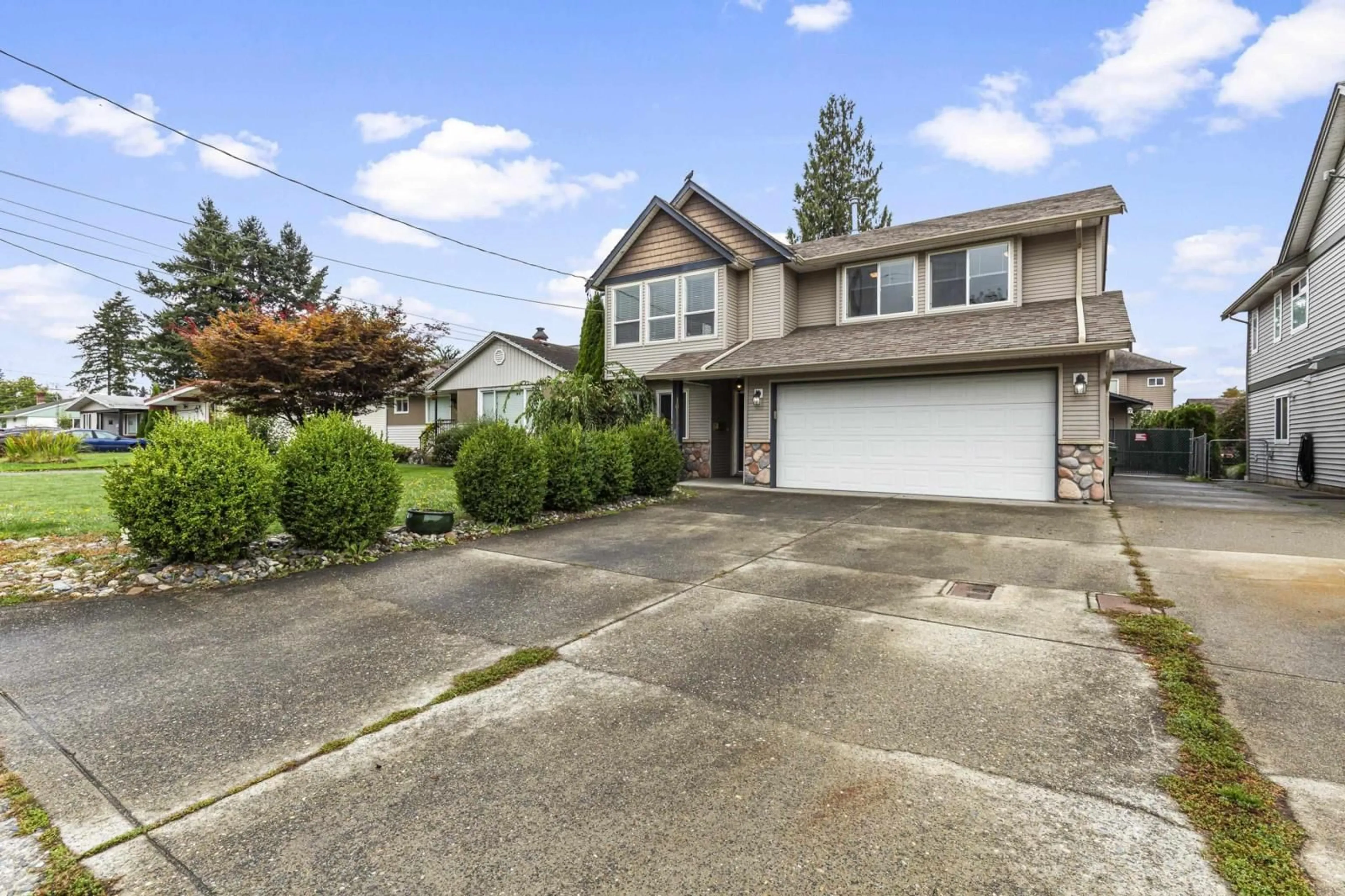 Frontside or backside of a home, the fenced backyard for 10179 FAIRVIEW DRIVE|Fairfield Island, Chilliwack British Columbia V2P5J5