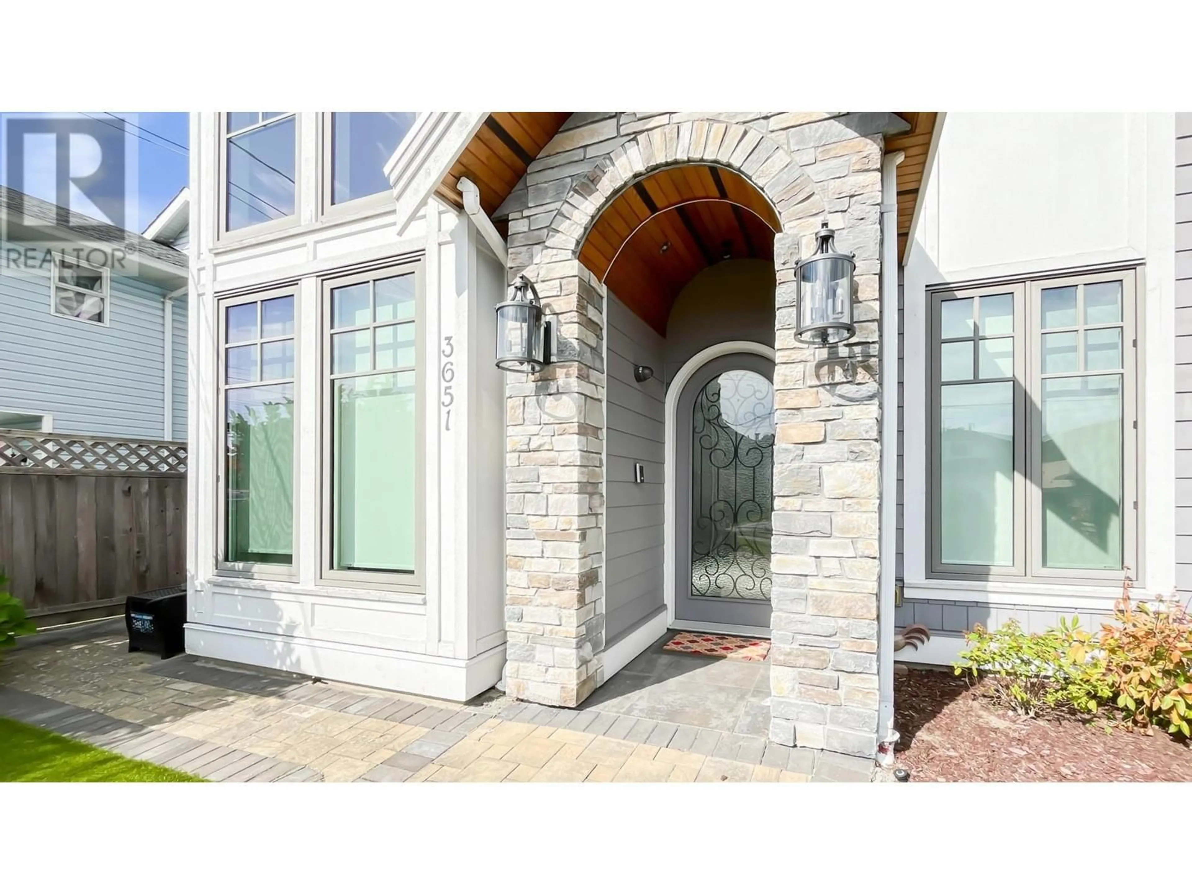 Indoor entryway, ceramic floors for 3651 GEORGIA STREET, Richmond British Columbia V7E2R9