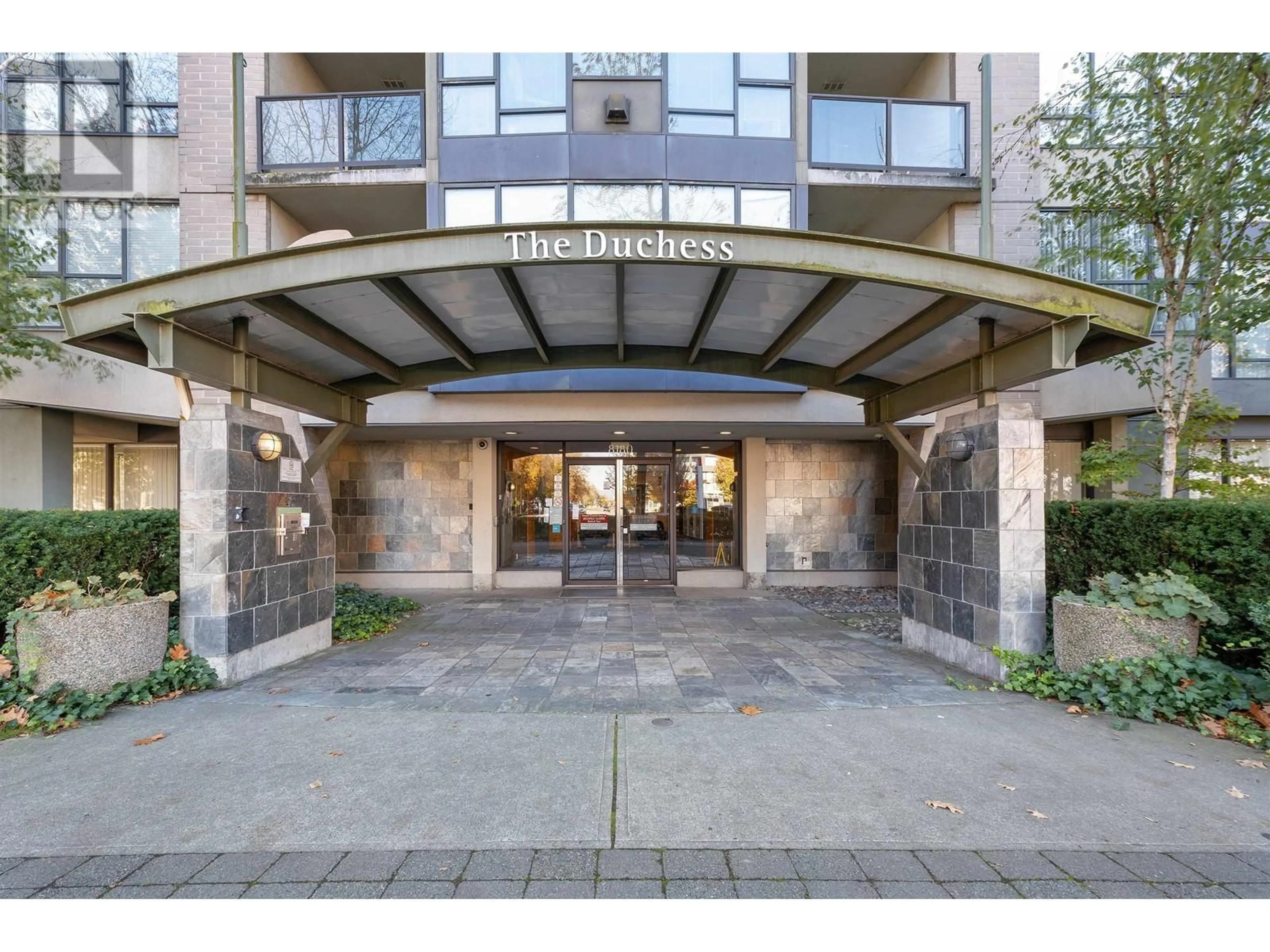 Indoor foyer for 309 8180 GRANVILLE AVENUE, Richmond British Columbia V6Y4G1