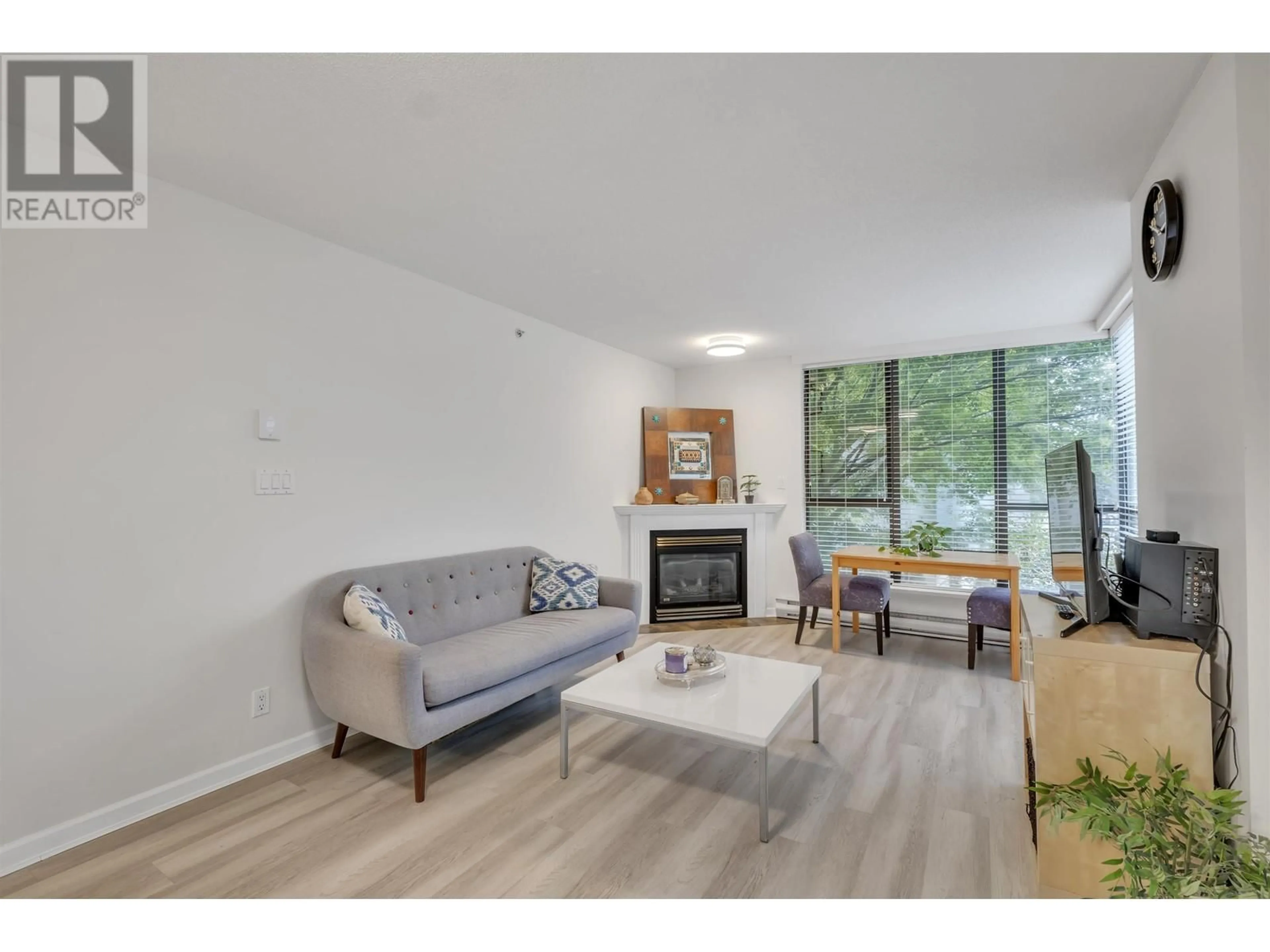 Living room, wood floors for 309 8180 GRANVILLE AVENUE, Richmond British Columbia V6Y4G1