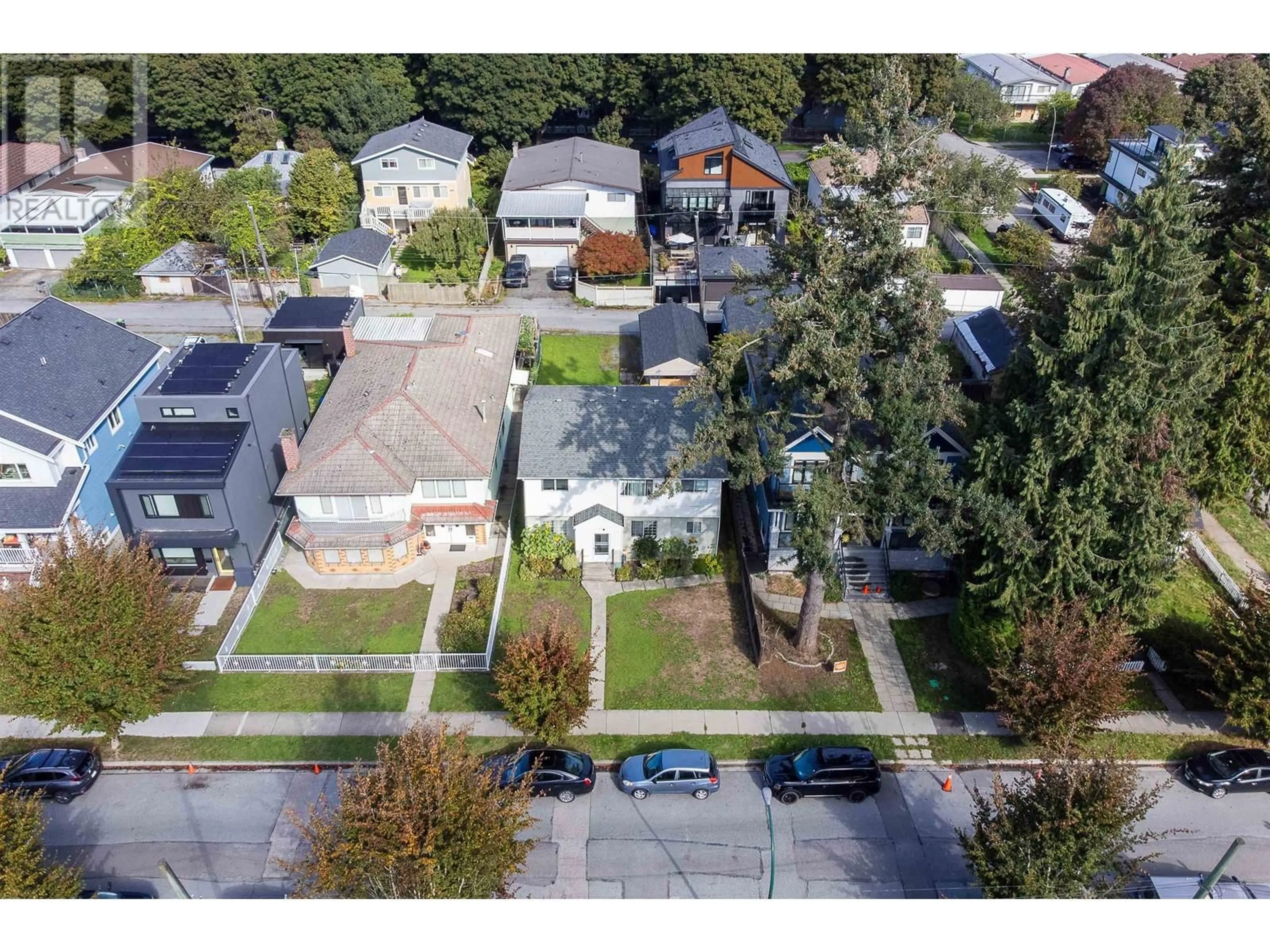 Frontside or backside of a home, the street view for 557 E 20TH AVENUE, Vancouver British Columbia V5V1M7