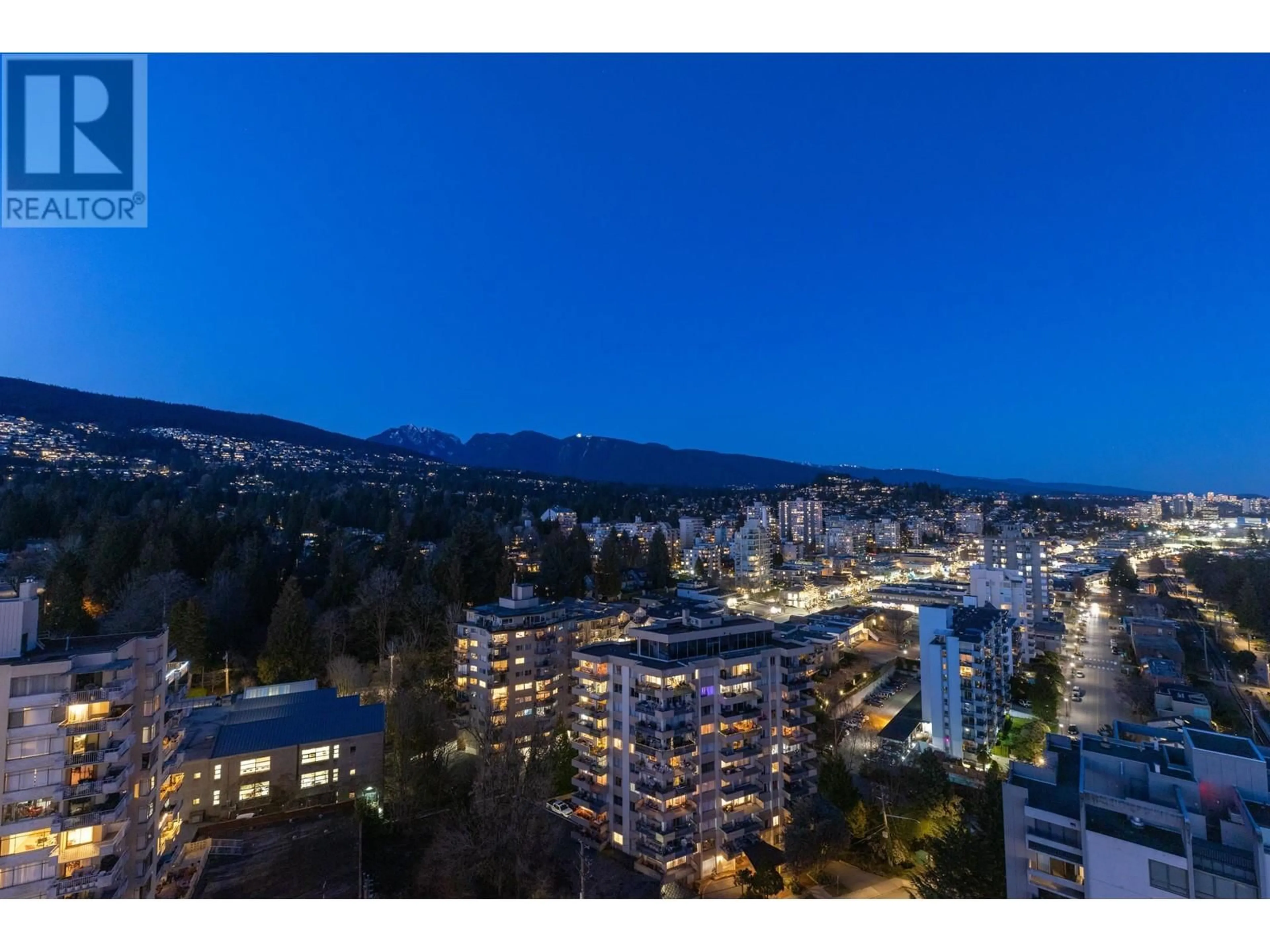 A pic from outside/outdoor area/front of a property/back of a property/a pic from drone, city buildings view from balcony for 1801 - 1972 BELLEVUE AVENUE, West Vancouver British Columbia V7V1B5