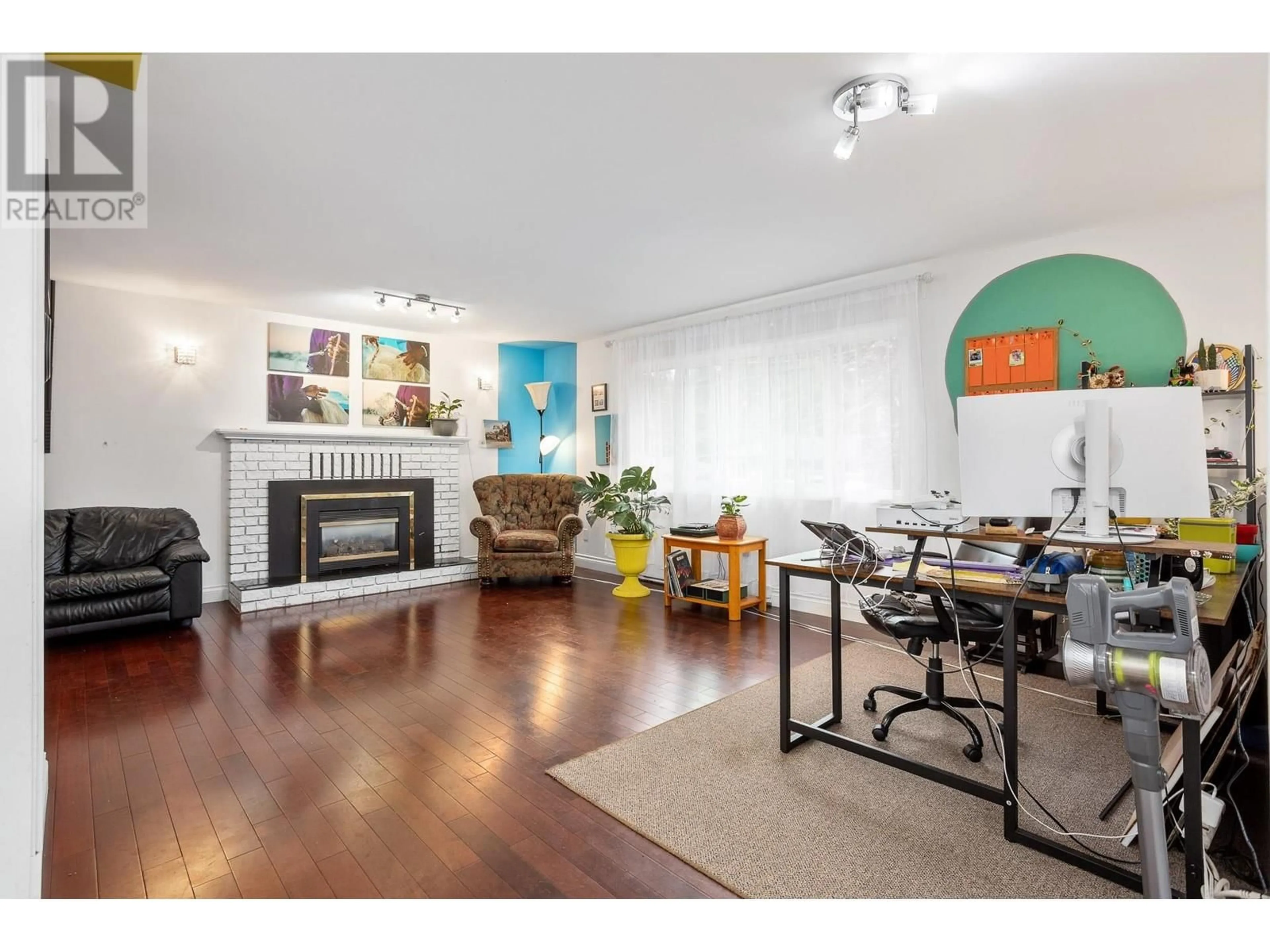 Living room, wood floors for 1738 JENSEN AVENUE, Port Coquitlam British Columbia V3B2E3